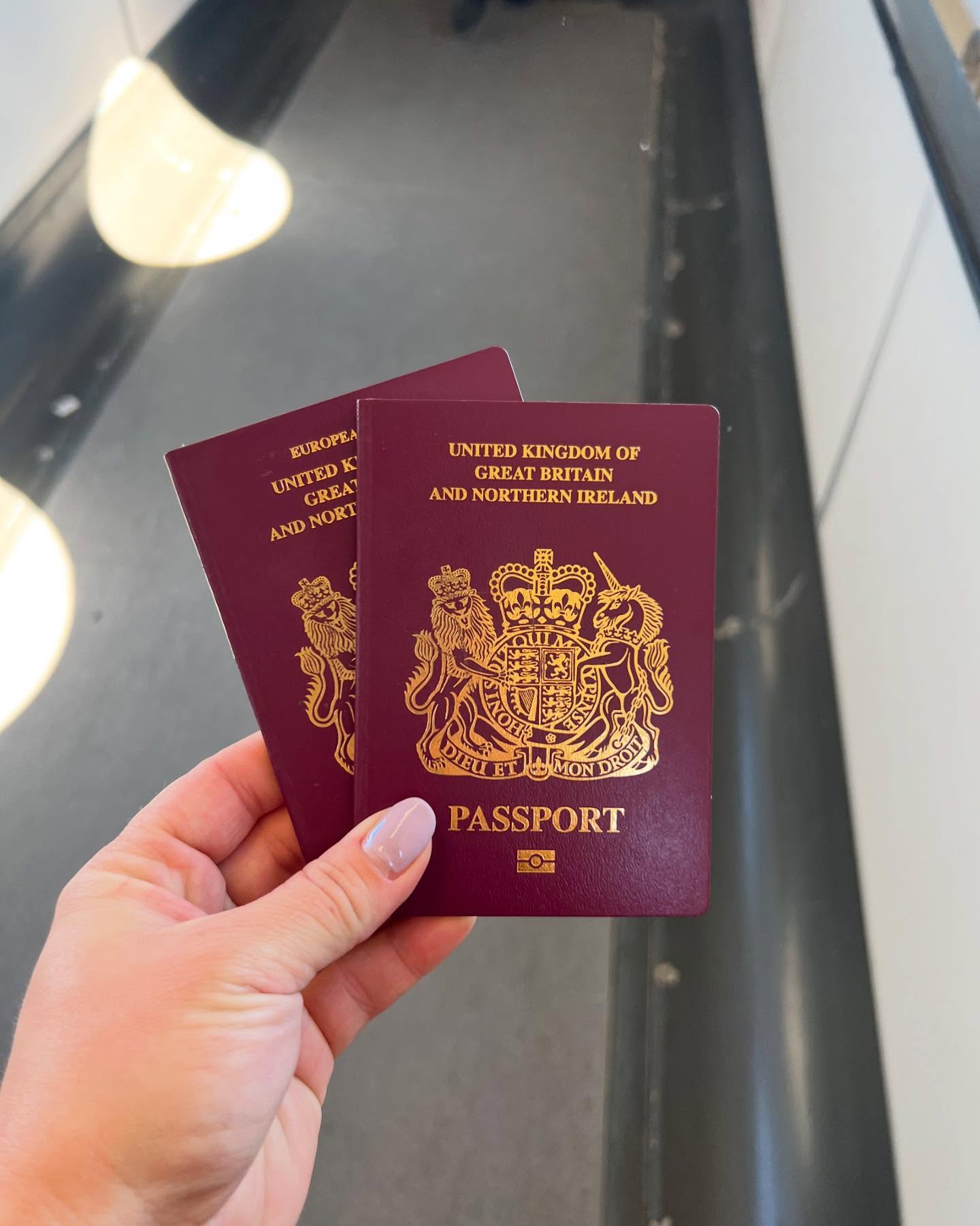 OUT OF OFFICE
We are currently heading to Munich for a few of days to watch Adele! 😍
Any orders placed while we are away will be packed Friday and collected by Royal Mail Saturday 17th August.
PS we have a BIG SUMMER SALE on our website with up to 50% OFF until the end of August!
.
.
#marshvalleysoap #goatsmilksoap #shopsmall #shoplocal #handmadesoap #bigsummersale #madeinsheffield #madeinyorkshire #outofoffice #fewdaysaway #minibreak #adeleinmunich