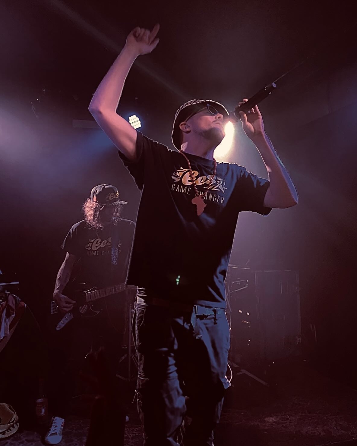 The music you love is more than entertainment. It‘s light. It‘s connection. It‘s hope. It‘s the thing that tells you you‘re not alone. It can be your life raft.
#music #gamechanger #goodvibesonly #namflava #wotd