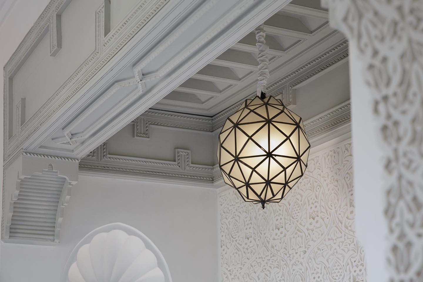 Créer un espace reposant, c’est un art ✨
Chaque détail compte pour créer une ambiance apaisante et propice à la relaxation.
Des couleurs douces, des matières naturelles, une belle lumière, laissez vous inspirer par les petits détails qui font toute la différence 👌🏻
#darrhizlane #marrakech #morocco