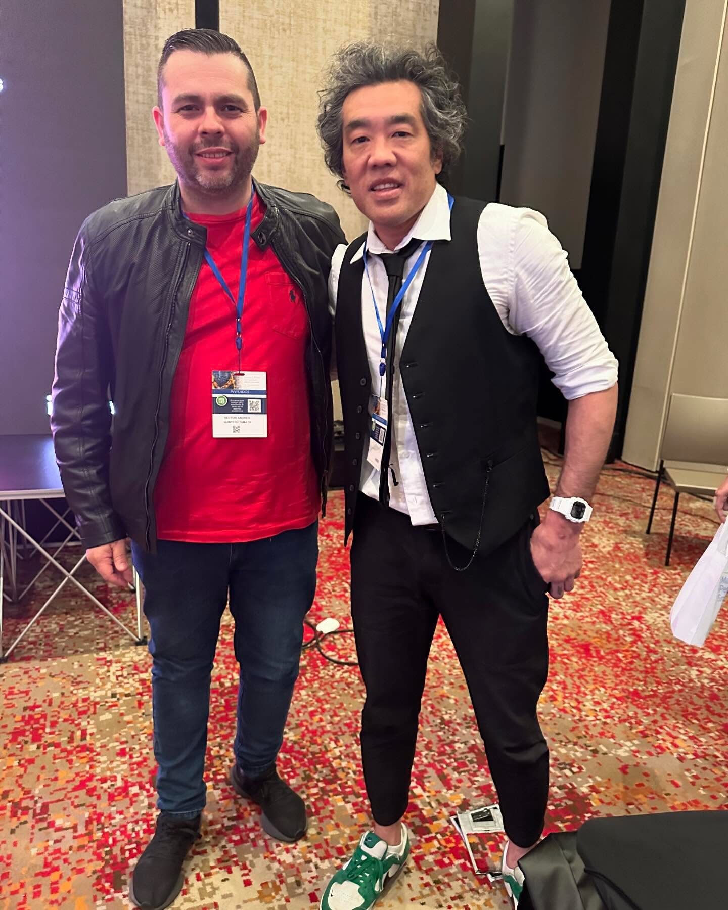 En el Ivoclar LATAM Symposium tuvimos la oportunidad de conocer al Dr. Ronaldo Hirata e inspirar nuestra práctica con su infinito conocimiento e incuestionable habilidad. Gracias Doctor!