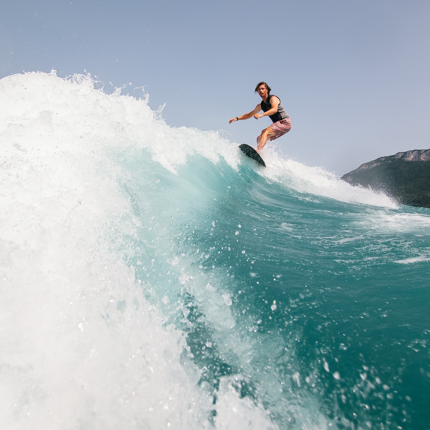 Cette vague, un pur bonheur ! 🌊🏄🏻♂️🌴🤙🏻
#wakesurfpics #wakesurfer #malibu #goodvibes #summer #annecyfrance