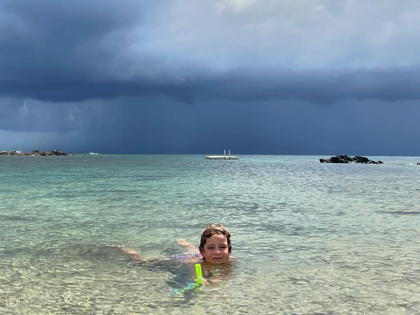 Il bello del mare d’agosto quando la tormenta fa rimanere tutti a casa. a parte il mio fisherboy. Proud daddy! #stintino #nurra #snorkeling #sardegnaphoto