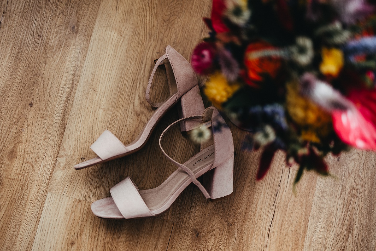 ✨ G E T T I N G R E A D Y V I B E S ✨
Hair: @kerstin_130195
Make-up: @veyz_studio
Flowers: @blumenbruckmeier__gaertnerei @19selly95
#gettingready #gettingmarried #wedding #weddingdress #flowers #bride #groom #weddingphotography #weddingday #bettertogether #fotografiegoetz