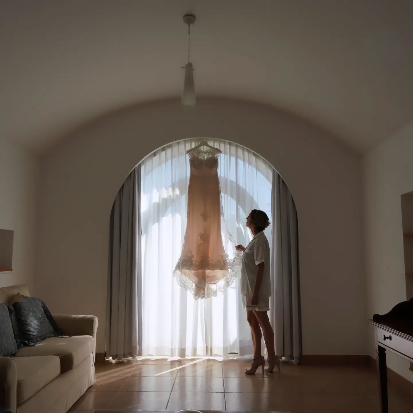 Vivere il loro sogno con i loro figli, per Tania e Quirico è stato una di quelle emozioni che ti scoppiano nel cuori 💓
Il loro "Si" e stato ascoltato dalle persone a loro più vicine che, hanno voluto essere presenti affrontando un lungo viaggio.
L'amore che i loro occhi esprimevano era palpabile ai nostri e si poteva quasi toccare con l'animo.
Wedding Planner, Design e coordinator
@daniela_salicandro_wpdesign
Venue @tenutamoreno
Photo @adriano_cavaliere_fotografo
#wedding #matrimonioinpuglia #salento #weddingplanner #destinationwedding #amore #sposi2024 #sposa2025 #matrimoniadafavola #weddingphoto