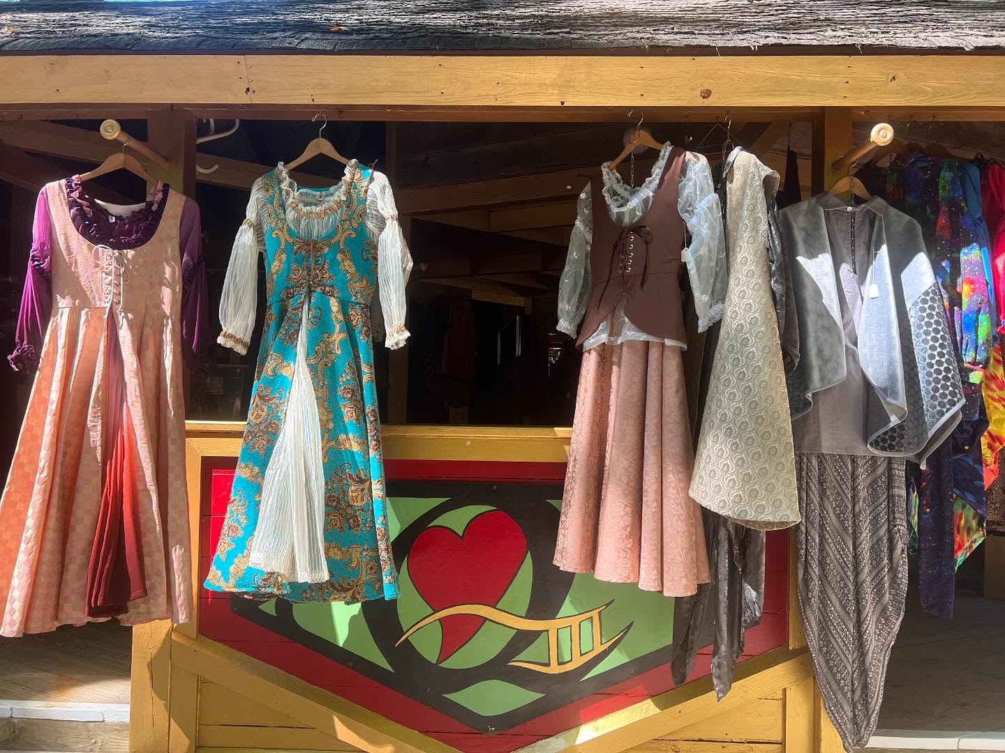 It’s all coming together for the Maryland Renaissance Festival! Hope to see you all this weekend!
#mdrf #mdrennfest #marylandrenaissancefestival #renaissance #renaissancefestival #qheart3 #garb #renaissancecostume #costumeshop #dressforthyself #everyonecanbeaprincess