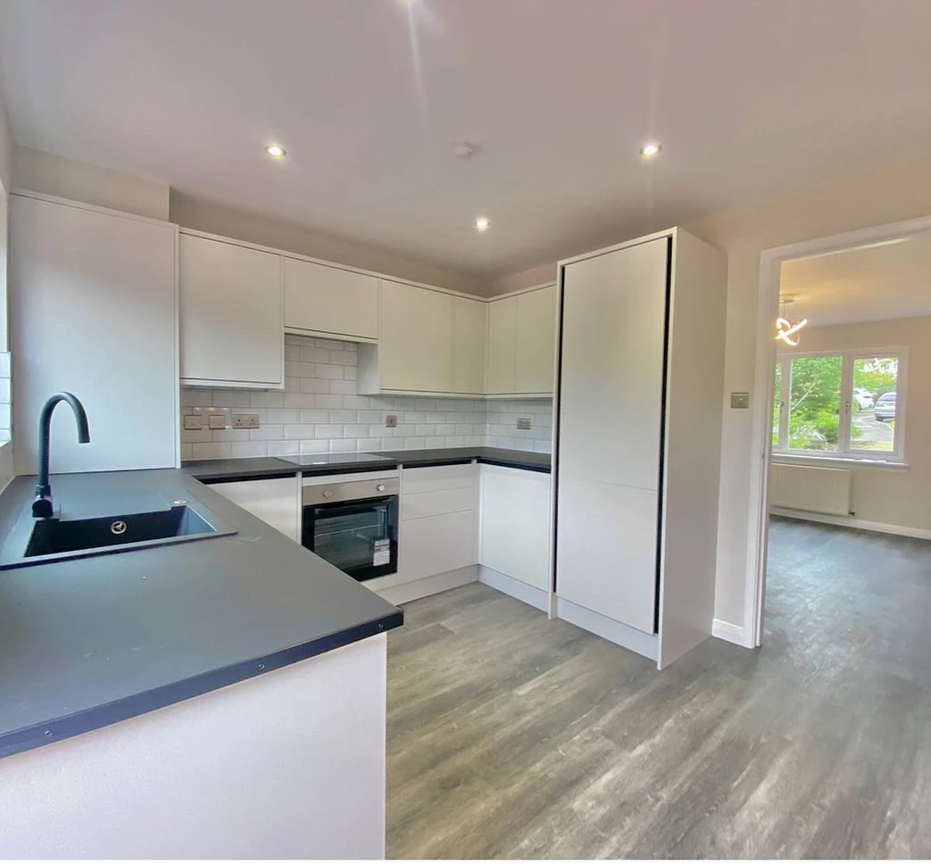 For Sale. The Murrays Edinburgh EH17. Enquire for viewing slots.
We are proud to present this newly renovated 2 bedroom semi-detached villa with modern finishes to the market. Located in a highly sought out area in Liberton within a small cul-de sac with views to Burdiehouse Burn.
Link below :
https://www.chrisslingproperties.com/themurrays