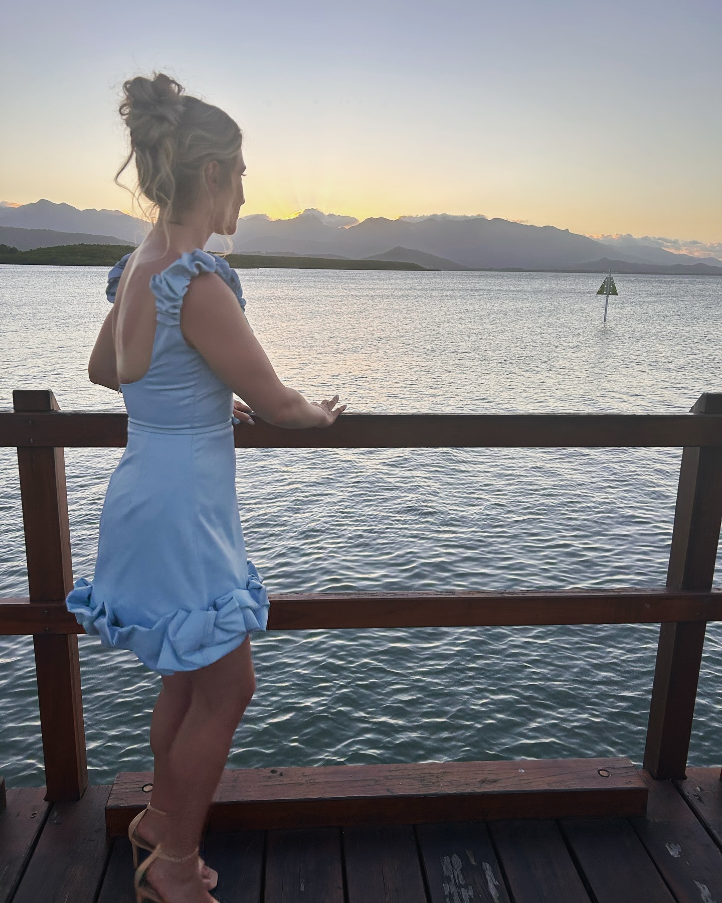 Something blue for one of my best friends wedding day 🩵🩵
Custom baby blue mini with ruffle detail and bow belt.
(Mind the really bad tan lines, thanks FNQ)
Dress @brittneypaigecouture
Hair @lghairandmakeup
Makeup @portdouglasmakeupartist