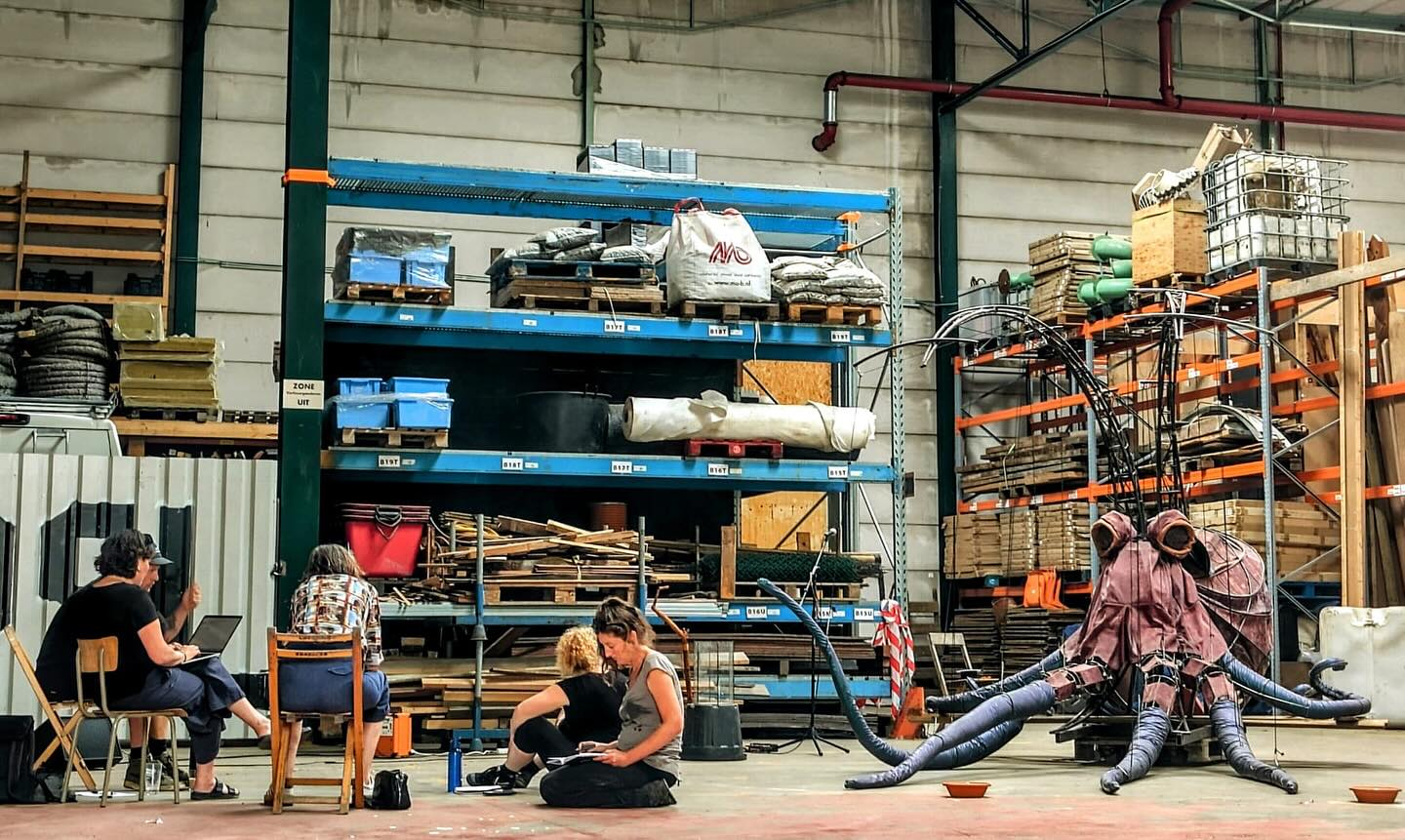 Repetities voor Les Animaux Perdus!
Première begin december 2024.