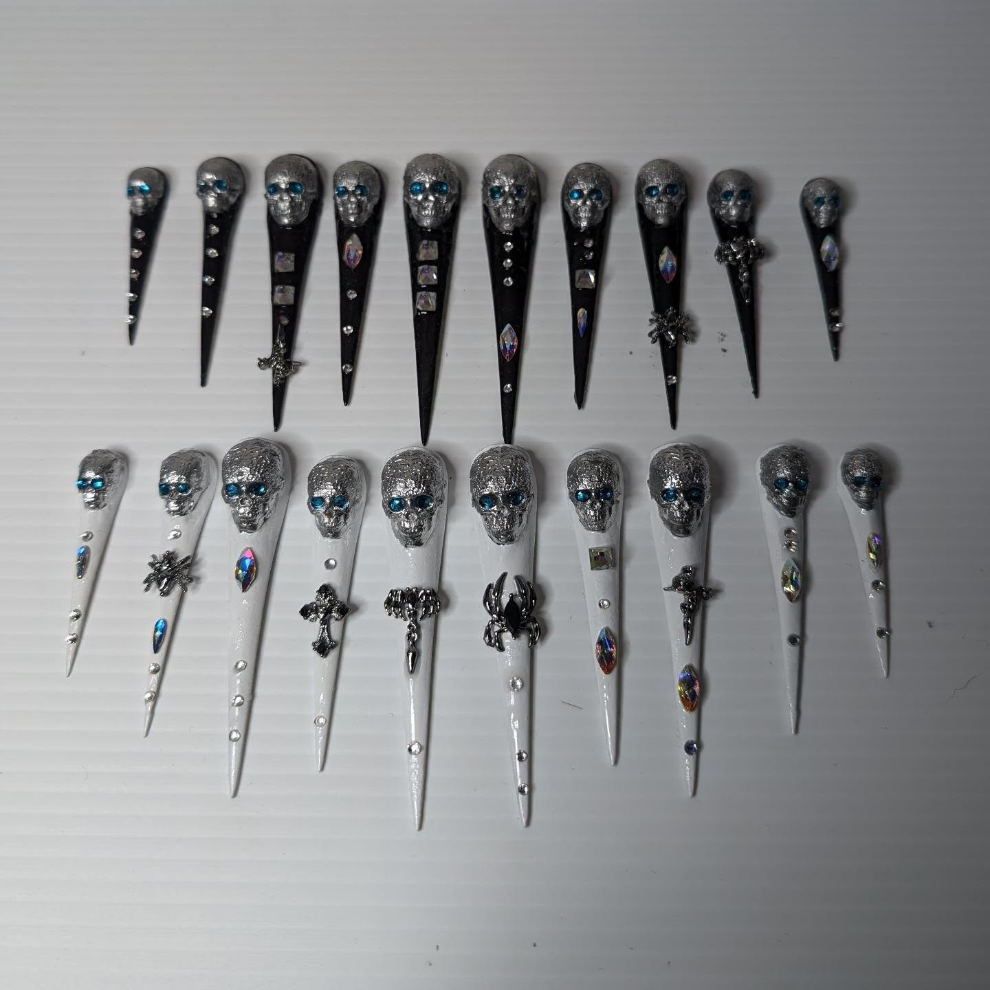 Collab campaign work with @theartofnailsnz
Credits
@vyctoryav - styling
@becca.lu - model
@manselldesign - concept, design and photography
.
.
.
#3dprinting
#naildesign
#metal
#gothicdesign
#kabuki
#asiangothic
#metalgirl