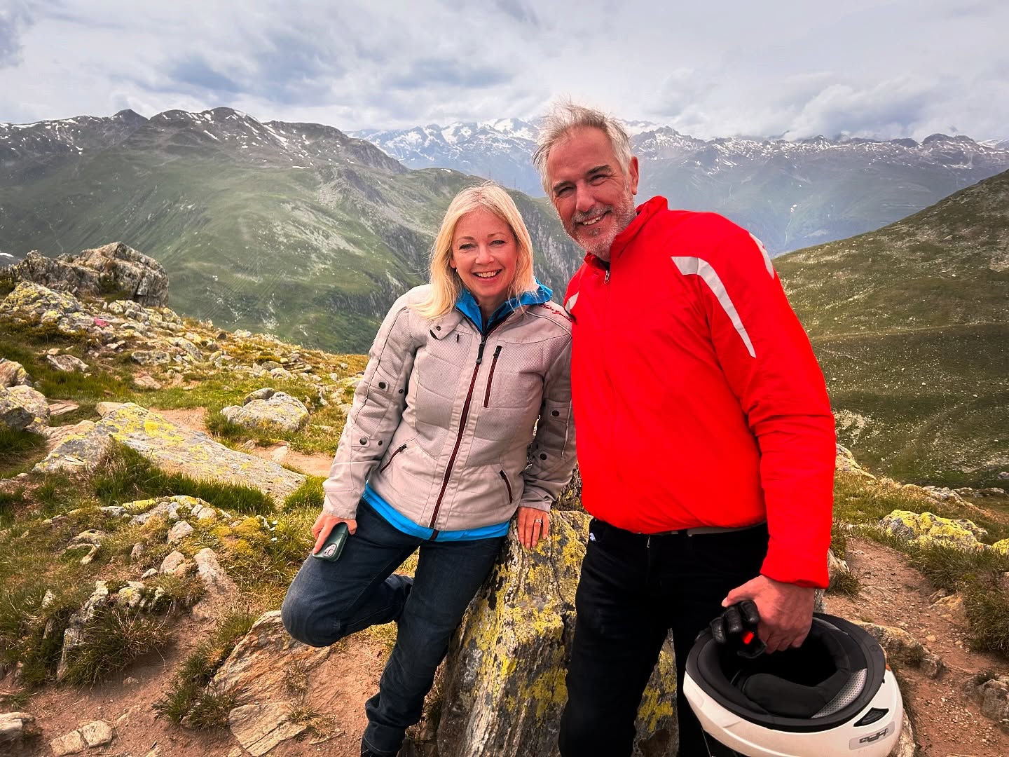 Libby and Berry are not only great riders, they are really special guys. Being with them riding around is always something unique. The last time we rode about 400 km through the Swiss Alps. The next? Surprise… Thank you my friends.
#lakecomomotorbike #motorcyclingtours #ducatimultistrada #ducatiscrambler #lakecomo #swissalps