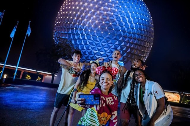 Disney After Hours is back at Walt Disney World Resort, with dates beginning January 2025! 🌙🎢
These separately ticketed events take place at Magic Kingdom, EPCOT and Disney’s Hollywood Studios, and they will allow you to experience shorter wait times for attractions, meet some of your favorite characters, and indulge in snacks like ice cream, popcorn, and select drinks. More time = More Magic ✨
