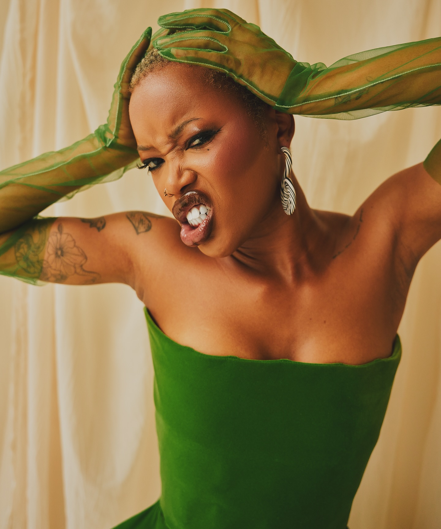 Going for BOLD, @thatsminah makes a reclaim on the source of her magic! ✨
Through @ecb.studio Artist In Residence Program, we’re rewriting our story.. Who said that a haircut or even hair loss means losing your magic? While our strands may vary, our crowns all sit the same. This is #BeyondTheCut
Dreams Team
CD | DOP | Co-producer/Photographer | @eppsshotme
CD | Co-producer/Director | @themonicarobinson
Lead Cinematographer & Editor | DOP | @solowkee
MUA | @itsjohnmickal
Lead Wardrobe Stylist | @autumn.naiomi
Wardrobe Assistant | @theelailaashlyn
Wardrobe Assistant | @asiashamir_
Designer | @costoomz
Designer | @lavelleadorr
Designer | @meniapaige