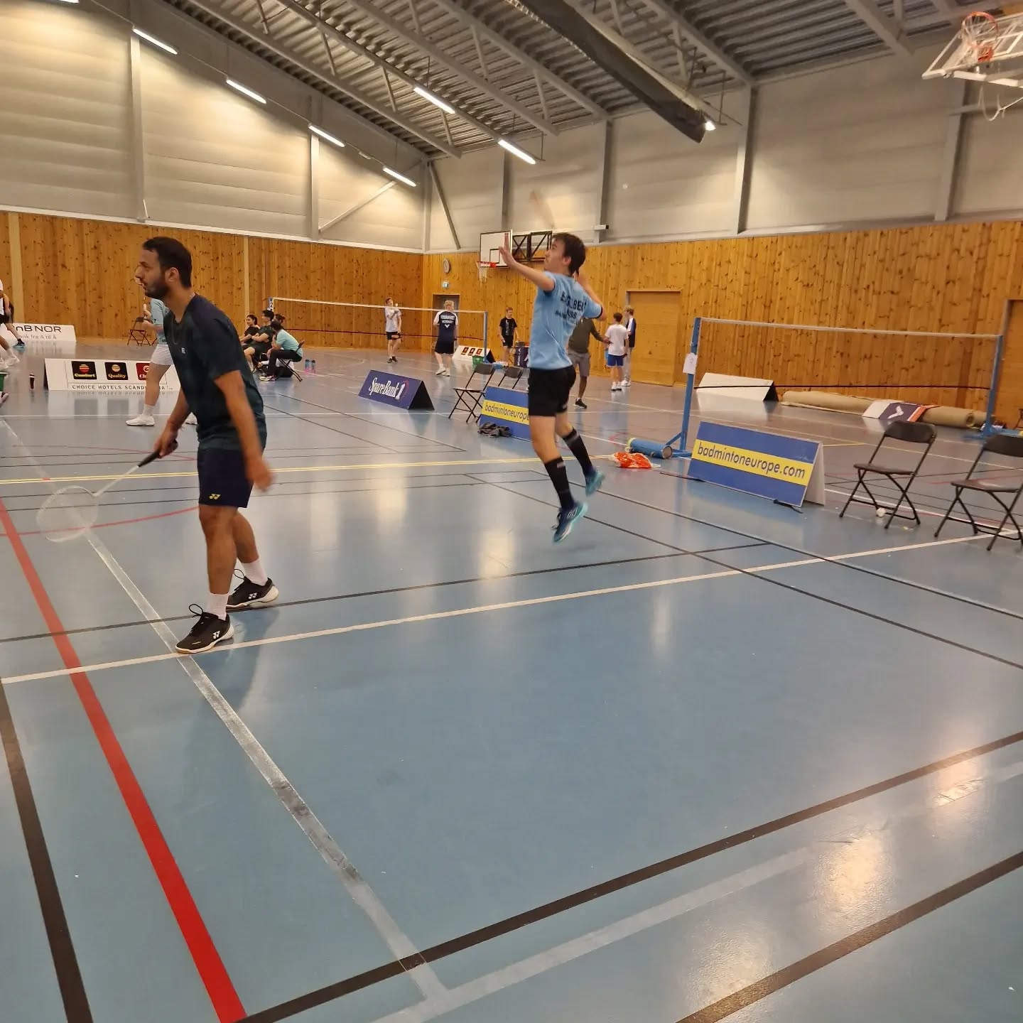 @badmintonkokken (Gabriel Engelberg) og @shubham_badminton_ (Shubham Kumar) i kvartfinale HD SEN E. 1.sett er i boks, de leder 9-4 2.sett #mossbadmintonklubb #sportmodern #infinitum #norprofil