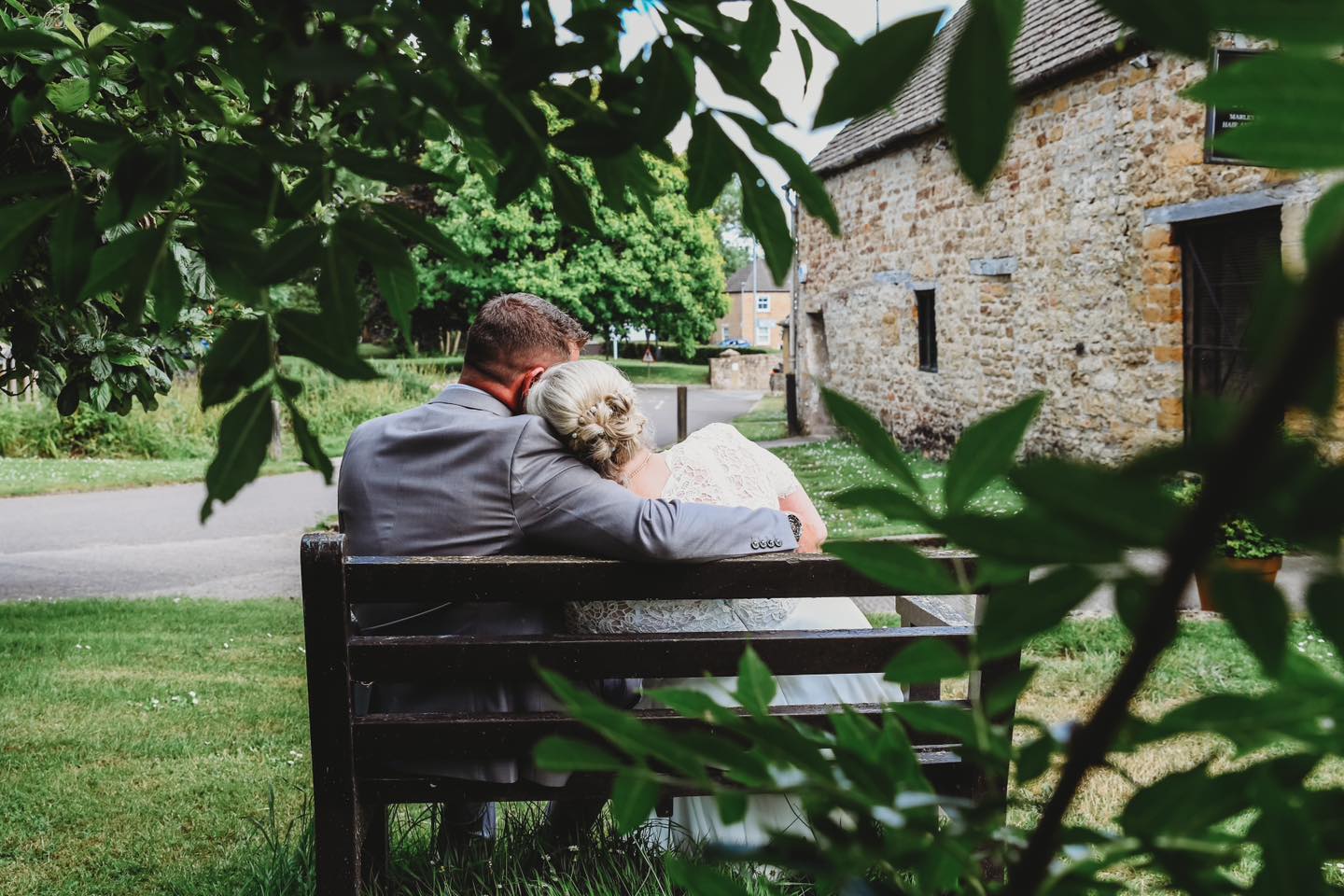 โBe true to love and love will be true to youโ #pldphotography #weddings #portrait #bride #groom #somerset #weddingphotography #weddingphotographer #weddingphotos #weddingphotographers #mrandmrs #nikon #nikonphotography #family #celebration
