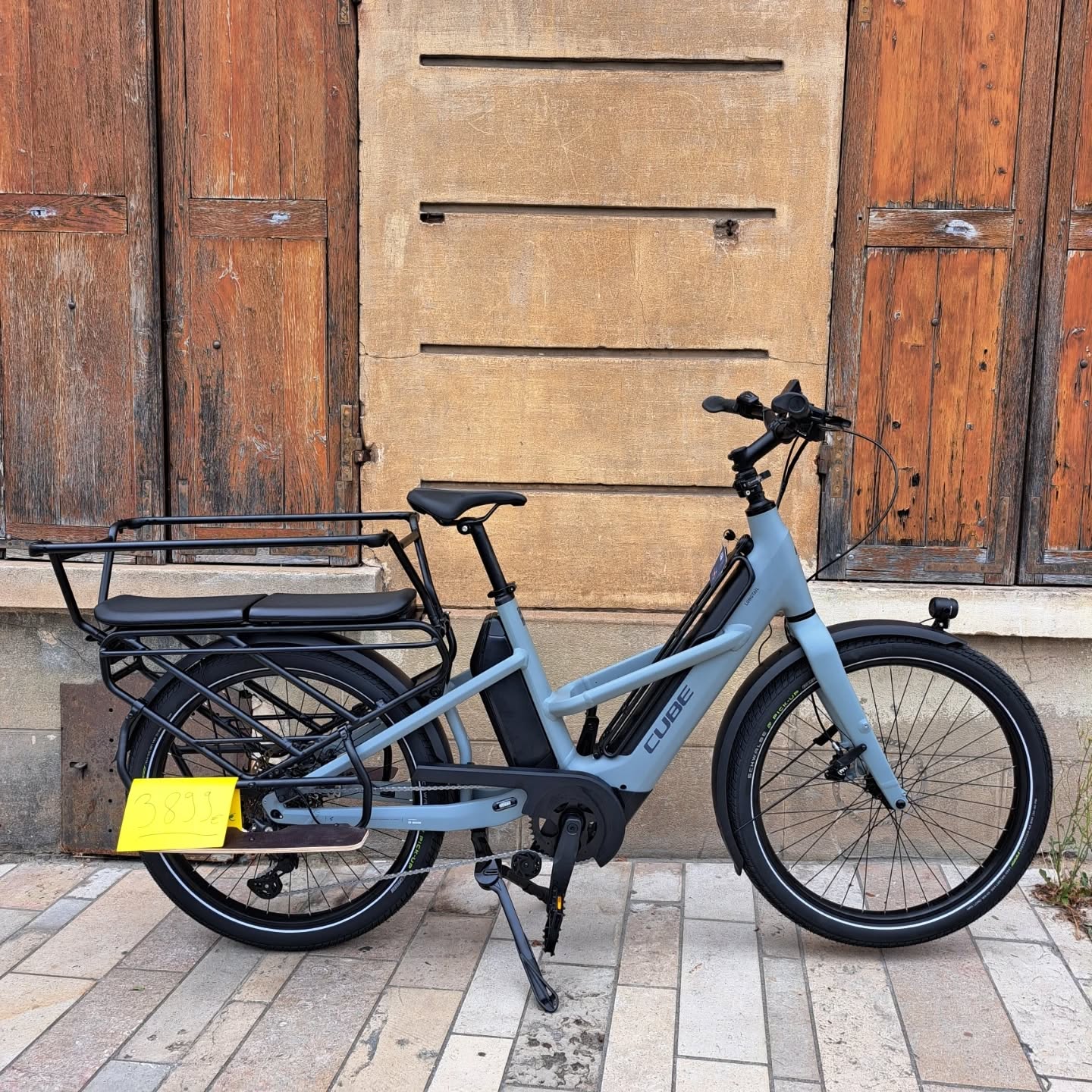 C'est la rentrée pour le magasin !
Les familles s'équipent : livraison à venir pour ce beau longtail de chez Cube 🤌
✅️ Moteur Bosch Cargo Line
✅️ Freinage Magura hydraulique 4 pistons
✅️ Jusqu'à 150kg de charge
✅️ Batterie grande autonomie
✅️ Selle et guidon à réglage rapide
@cubebikes_fr
#longtail #cubebikesofficial #familybike #cargobike #cubelongtail #verriereslebuisson #pourmonvelo #rentreedesclasses