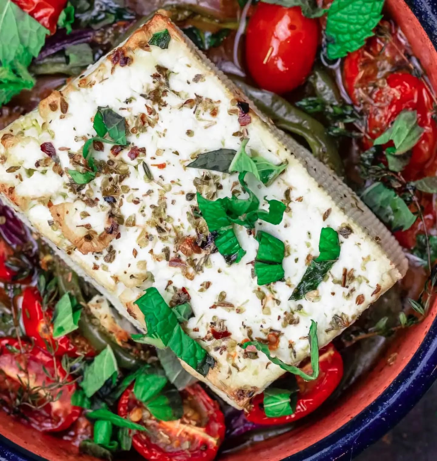 Η ψυχή της ελληνικής κουζίνας.
.
.
#kouvelos #greekcuisine #athensrestaurants #koukaki #secretgarden