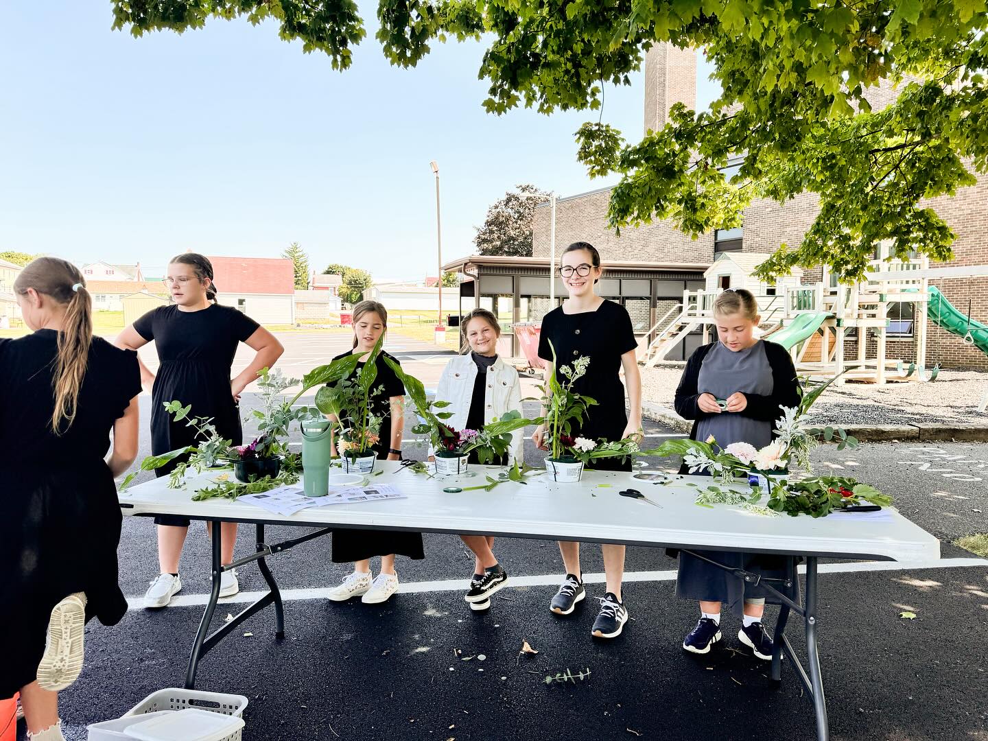 Fun afternoon for 6-8th girls Home Ec flower arrangement class. ❤️❤️ @maggiethebw @scmartin2010