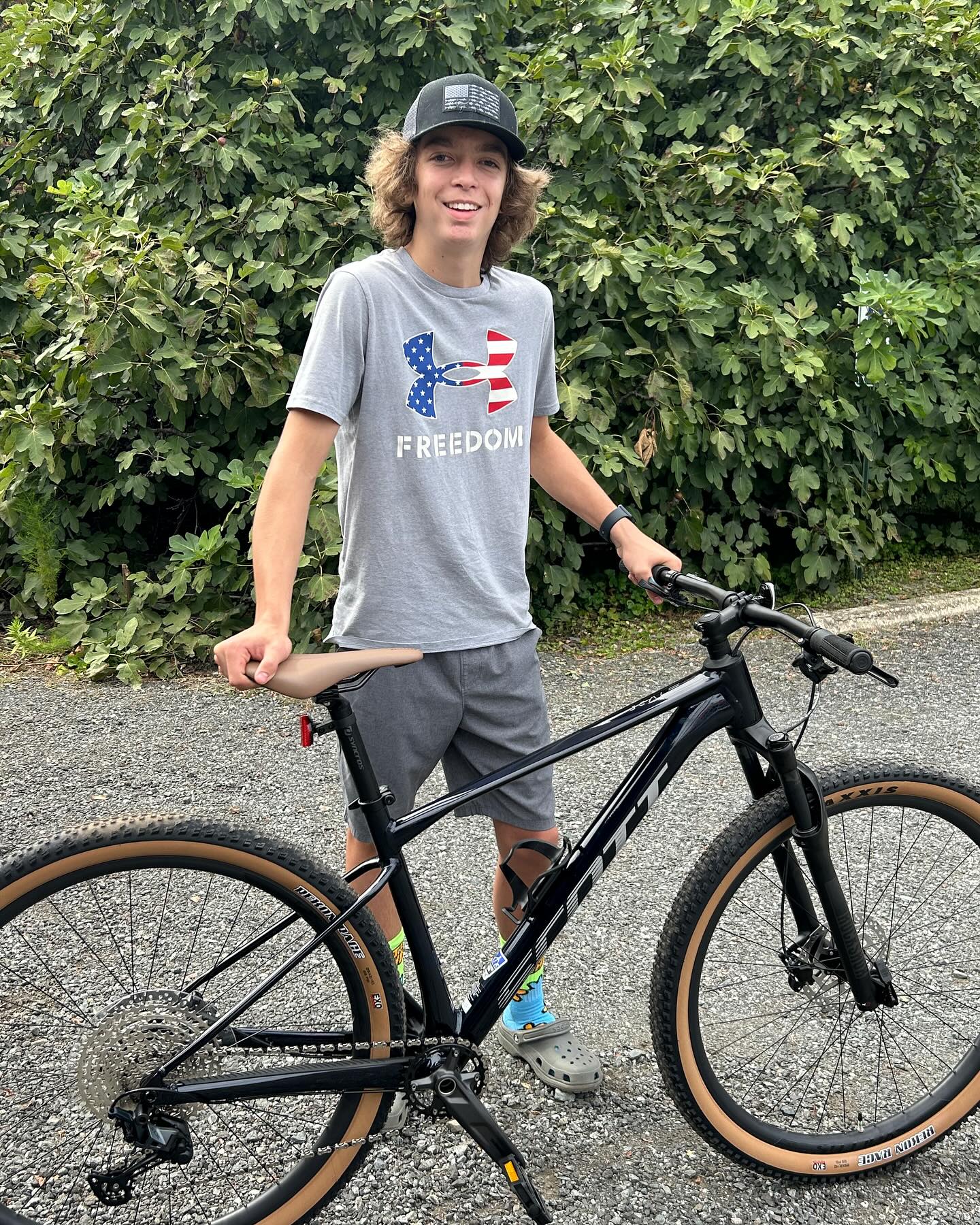 Happy Saturday!
Here is Levi with his new Scott Scale 965. He’s headed to Sherman this weekend to break it in. Have fun Levi and we may run into you out there!
#scottbikes #newbikeday #localbikeshop #mtb #mountainbiking