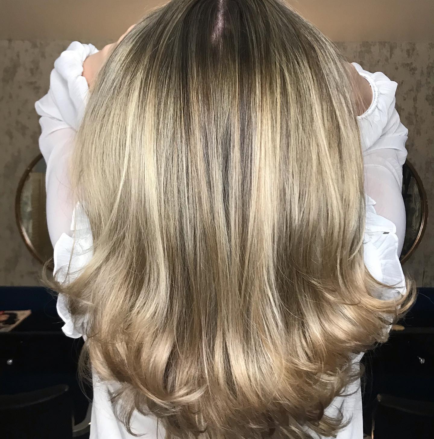 Sandy-Vanilla blond 😍
If you are after natural looking hair colour get in touch via email: salon@haircolourstudio.co.uk
.
#hairbeforeandafters #hairtransformations #sandyashblonde #balayge #babylightsandbalayage #ashblonde #ukhairsalon #londoncolourist #vanillaash #ashblondbalayage #foliage #londonbesthairsalon #hairofinsta #hairofinstgram