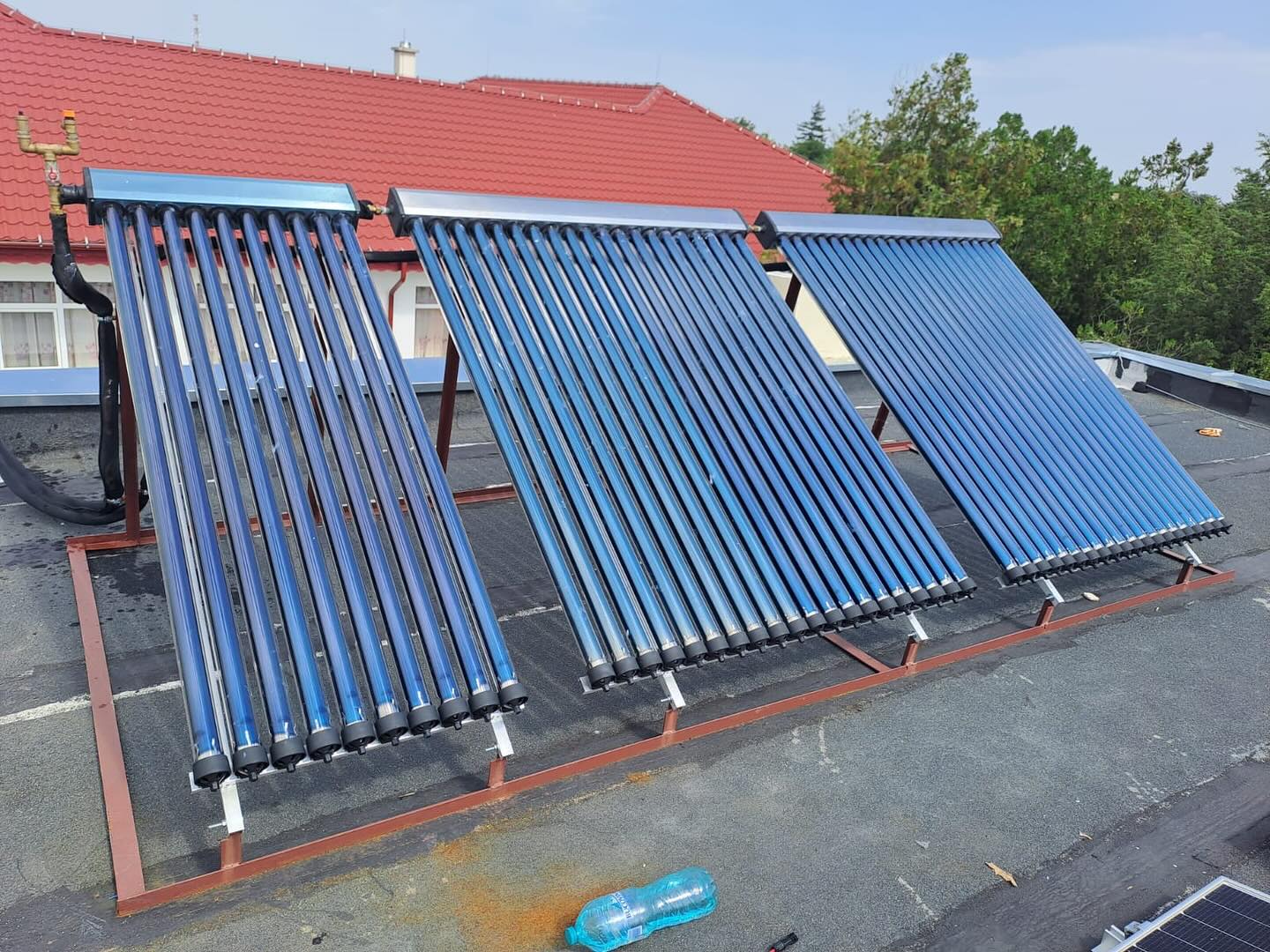 Montaj panouri solare cu tub vidat