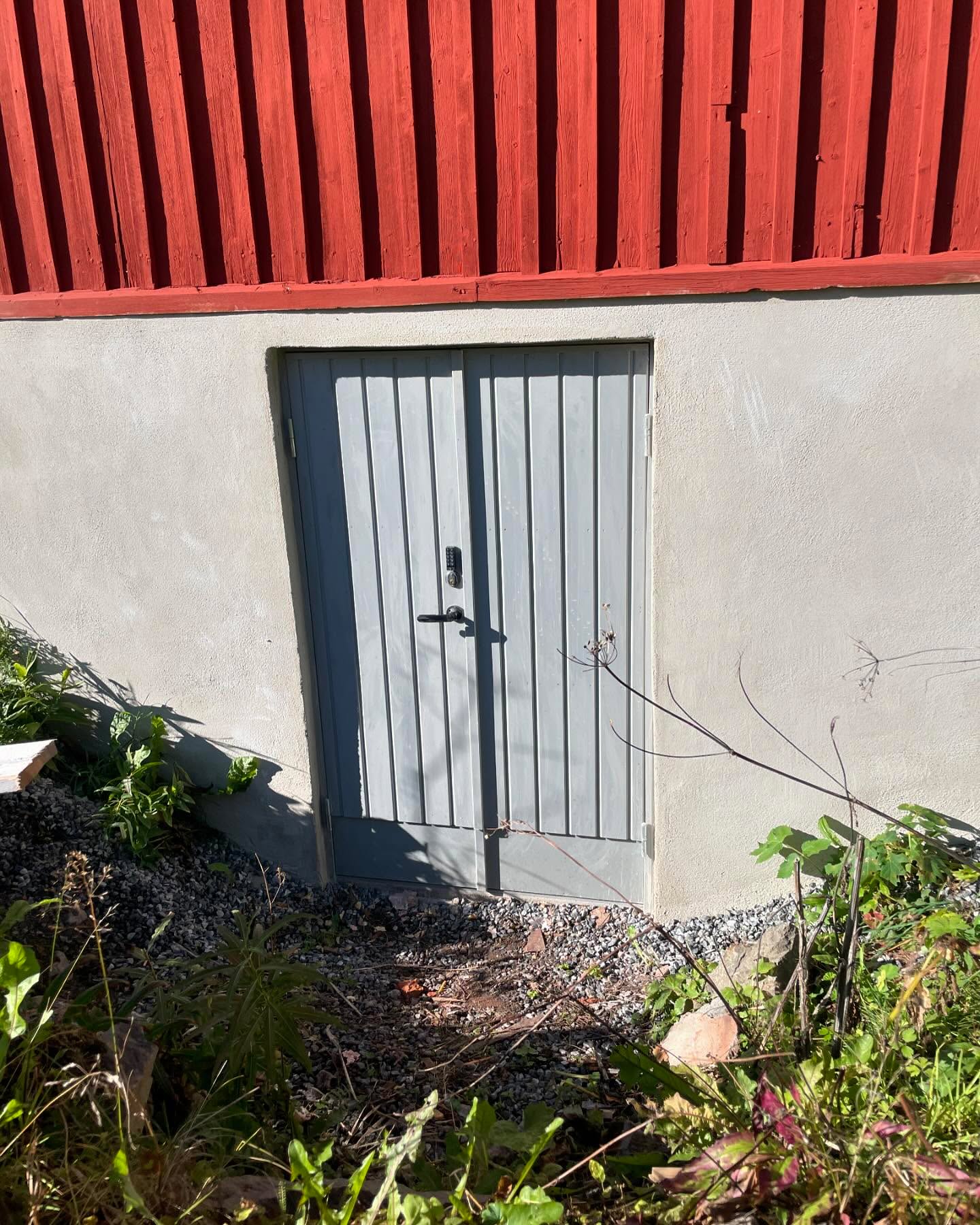 Roligt att idag se hur bra det blev med den nya dörren som jag hjälpt en kund med.
#dörr #morinsfönsterhantverk #östersund #duved