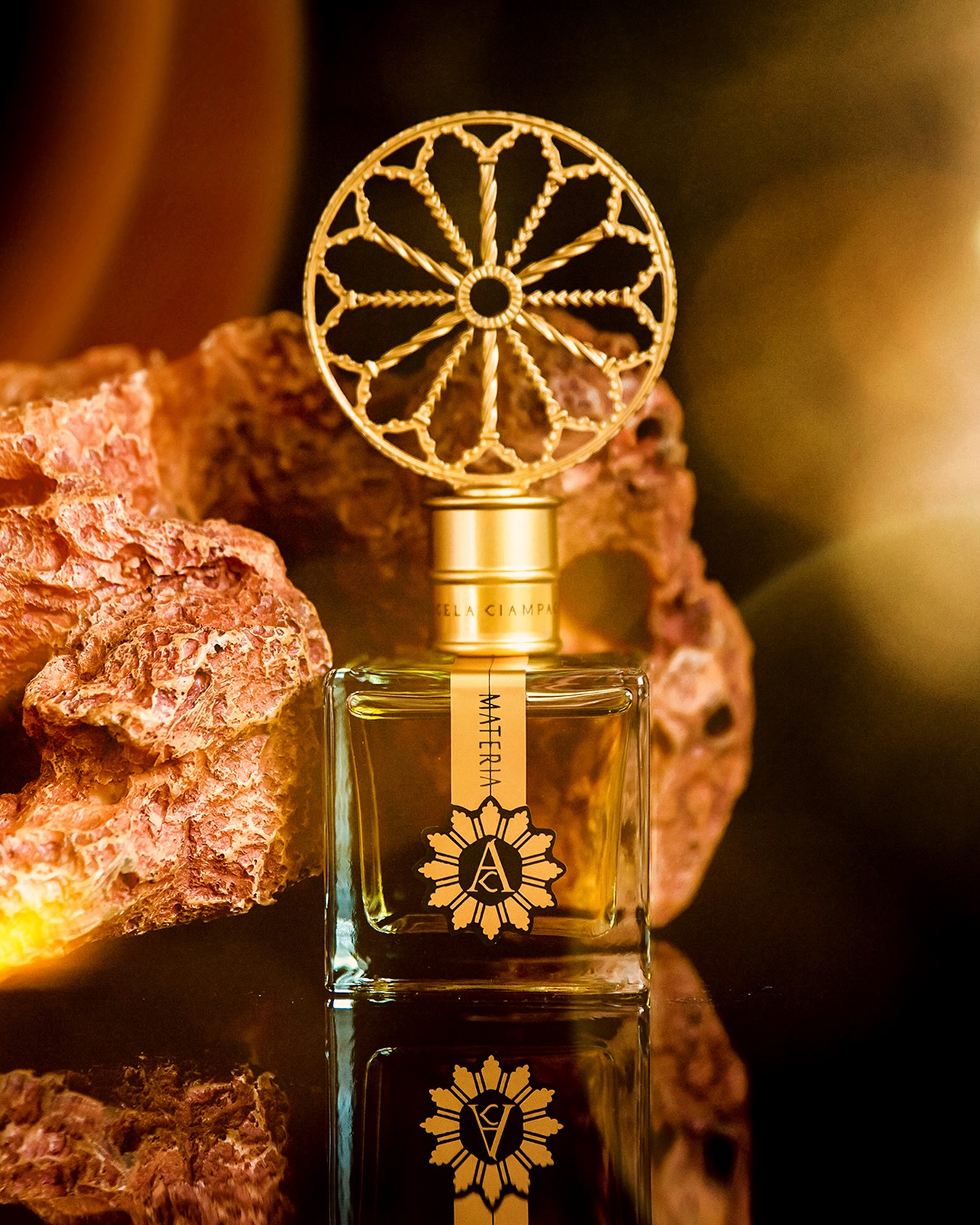 Materia is atoms, finite objects. At last, the solution to everything: not only the end, but a new beginning. This fragrance is the essence of transformation, where endings become new beginnings. Balsamic and woody notes introduce a warm amber heart, infused with Moroccan cistus and animal musk. A metallic click unlocks the mystery of Malaysian Patchouli and creamy Indian sandalwood, revealing deep and earthy emotions.
Discover Materia and De Vita Collection at www.angelaciampagna.com
#AngelaCiampagna #NichePerfumery #Materia #DeVitaCollection #Luxury #Perfume