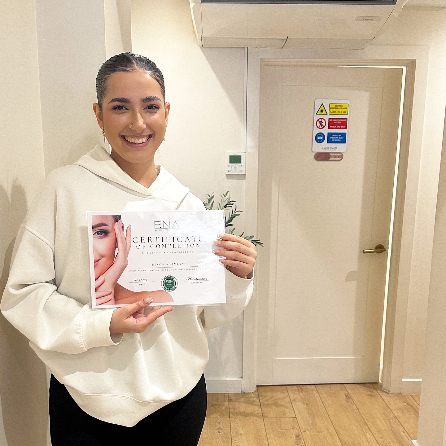 It’s an honor to teach at @beautynationacademy_ and serve as an educator on this platform. This opportunity allows me to connect with women from around the world and build a network of beauty professionals dedicated to enhancing the beauty industry.
Let me introduce Kinga, a newly certified foundation skincare specialist eager to gain hands-on experience and dive into the world of beauty.
#beauty #beautyeducation #courses #beautycourses #4u