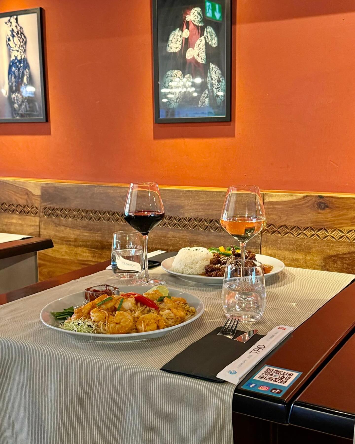 Shooting gourmand au Tao Lounge Bar 📸✨
Des saveurs exquises et une ambiance unique ! Hâte de partager ces délices avec vous ! 🍛🍷