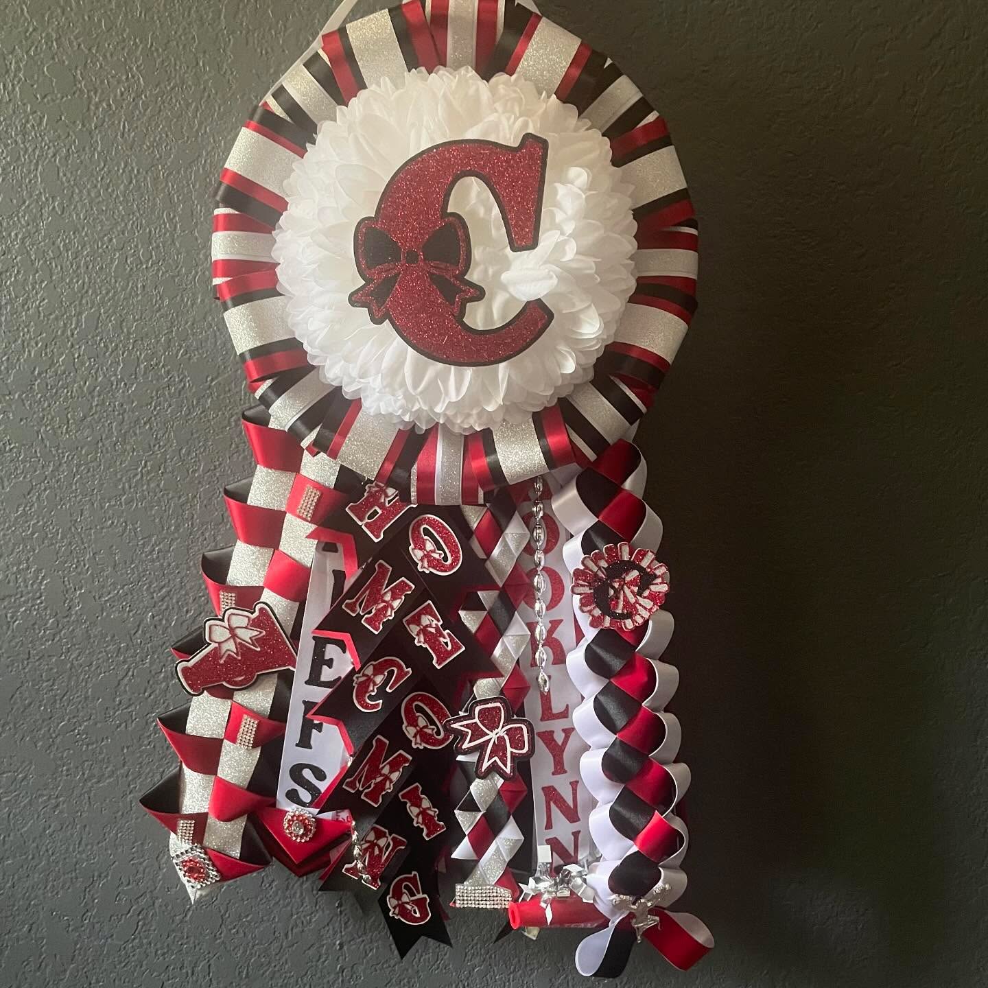 Spirit Day mums were a hit this year for the Peewee Chiefs at MidCities Peewee Football and Cheer!! Had so much fun making these this year! #homecomingmum #spiritday #peeweemums #peeweecheer #gochiefs #lovetocoachlivetocoach