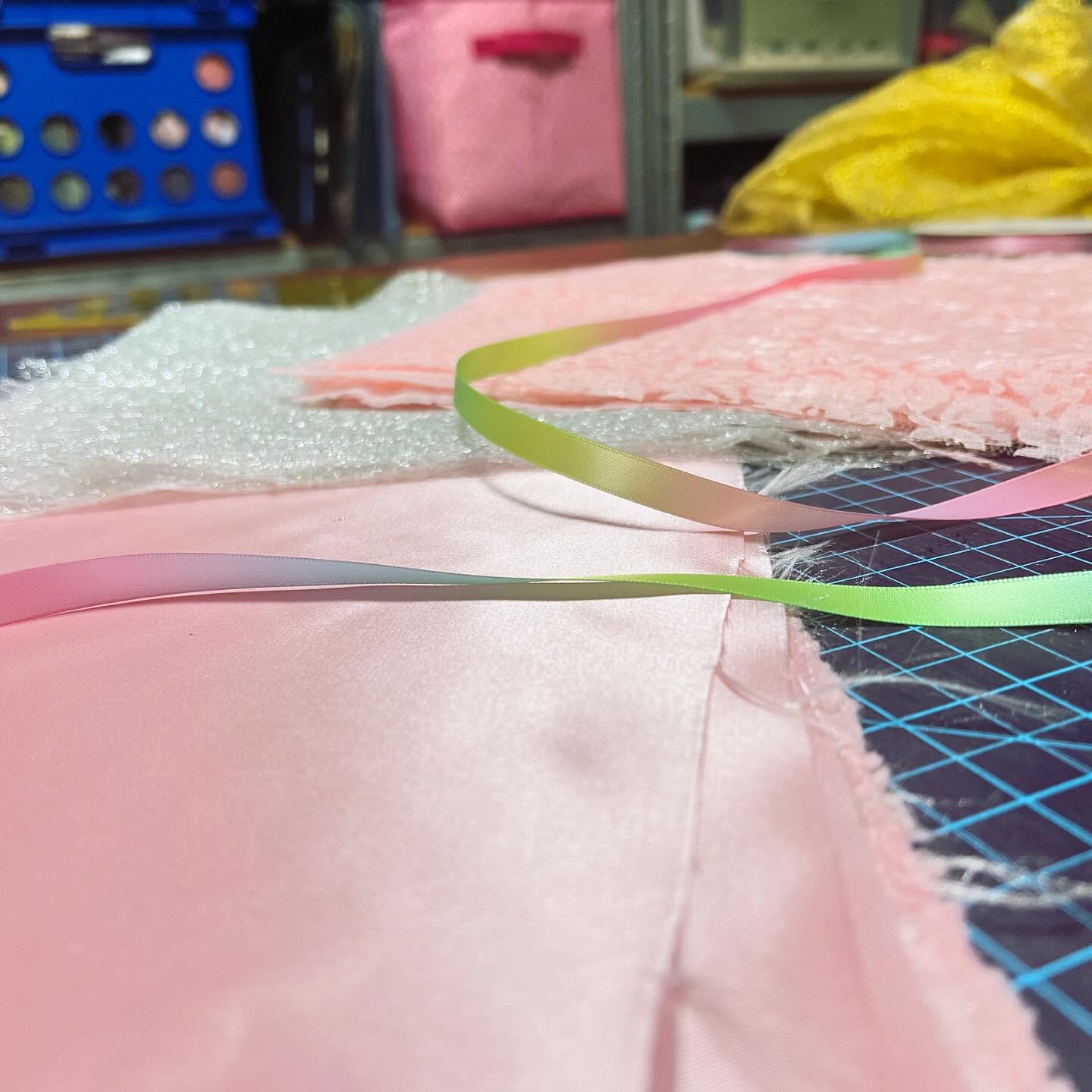 Awash in a sea of pink satin and lace this week… can you all guess what I’m making?
#mdrf #mdrennfest #marylandrenaissancefestival #renaissance #renaissancefestival #qheart3 #garb #renaissancecostume #costumeshop #dressforthyself #everyonecanbeaprincess #princesshat #princess