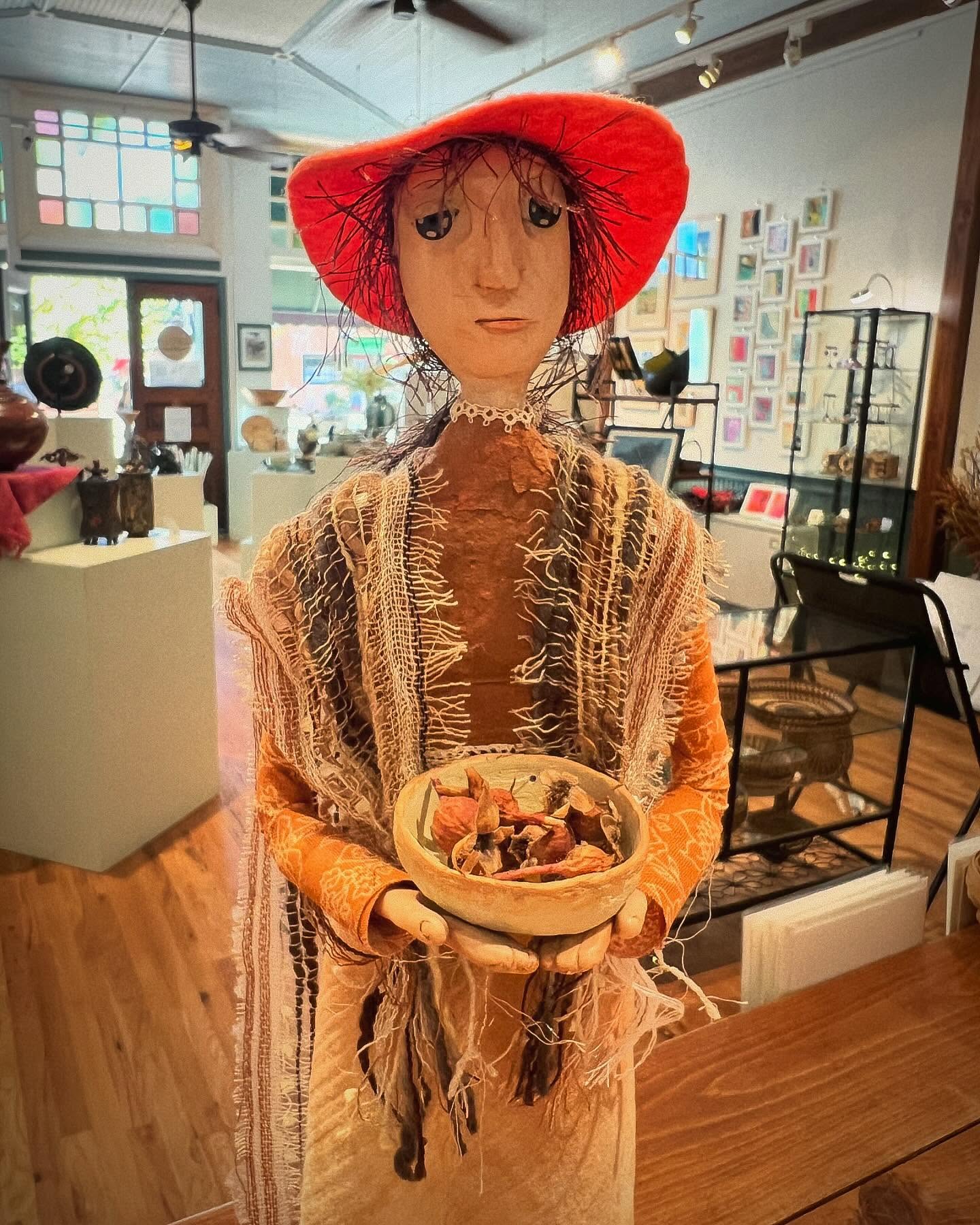 Rose found a new home! 🙌
… @openrangeartdolls
… @maryjanebutlerart
… @artisansonmainlaveta