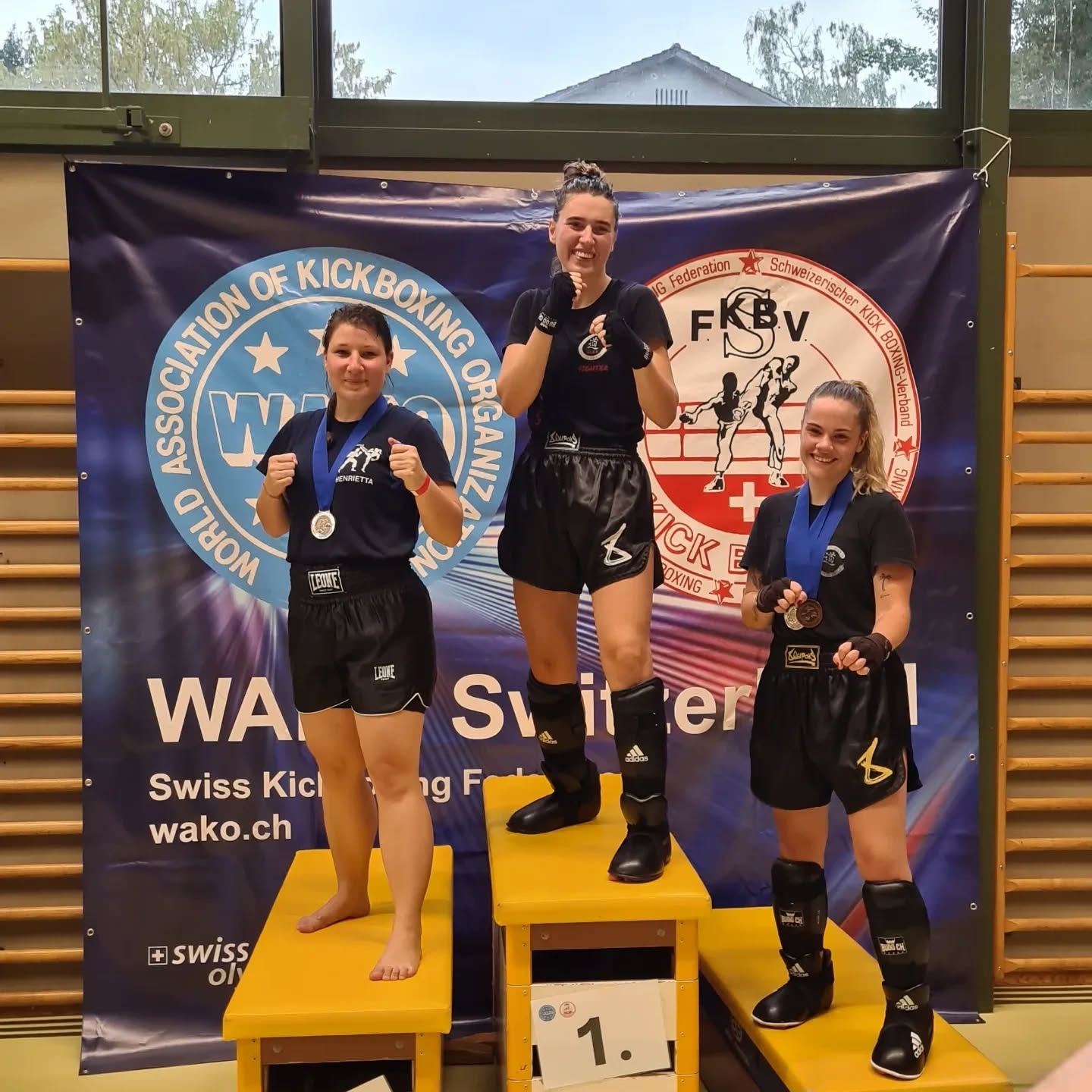 Das war mal wieder eine Top Leistung von euch am Berner Cup 🥊💯🥰 wir sind stolz auf euch und gratulieren Marija, Lisa, Noa, Dominik und Matej
Und grossen Dank an die Coaches Nicole und Eme 🙏