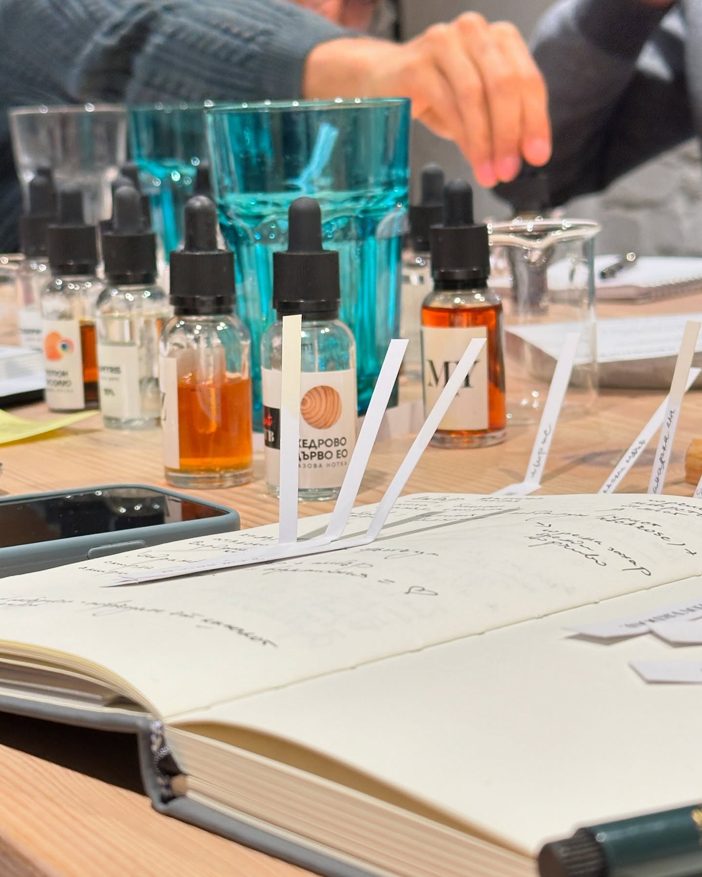 The process of composing scent👃🏼
BLEU NOTE coming soon.
@roseoverdosed collaboration.