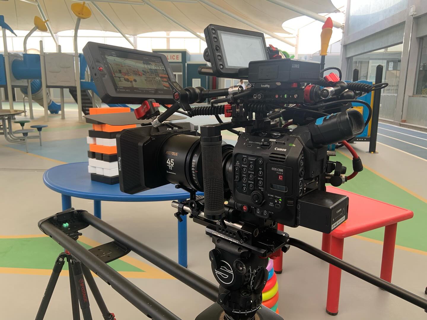 First day of 3 weeks of shooting in Saudi and the first outing for my new anamorphic lenses.
#setlife #filmmaking #director #directorofphotography #laowaproteus #anamorphic #freelance #behindthescenes