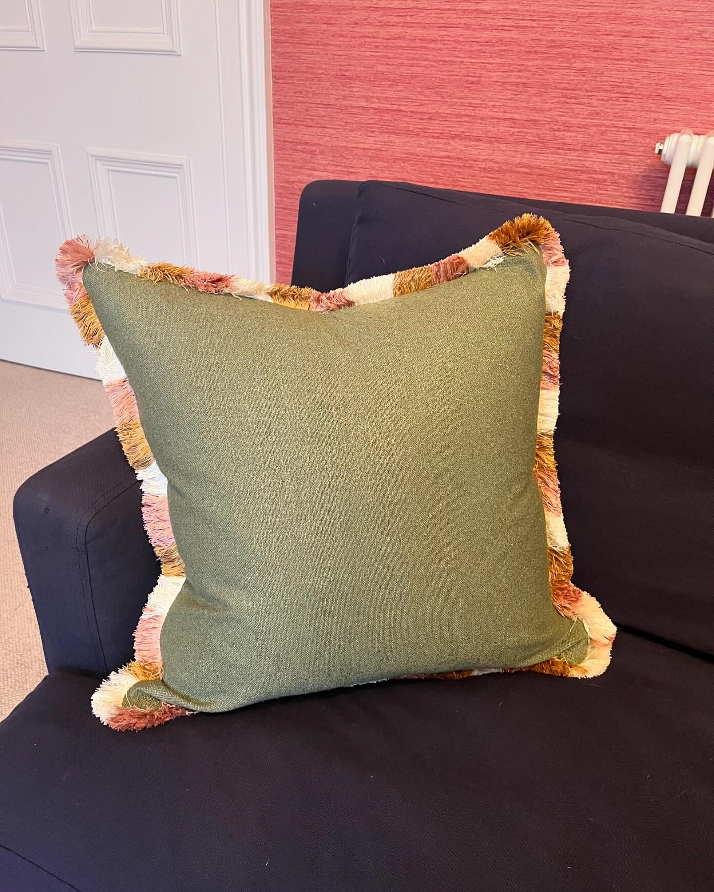 I’m a girl who loves her cushions and I’ve probably spent an embarrassingly large part of my life thinking about them (for work purposes you understand…..). Whilst many of us are drawn to a pretty cushion cover, like saying goes, it’s actually what’s on the inside that counts.
I’ve just had some cushion covers made for my living room and I thought I’d try and keep the cost down by getting some feather pads from Dunelm. I ordered a bigger size than the covers to get them looking nice and plump. Wow was I disappointed, they were the saddest cushions I’d ever seen and as soon as I leant against one, it pretty much collapsed. Desperate Googling followed, searching for good quality cushion pads that would do my covers justice. I found Edinburgh based @thefeathercompany and promptly ordered the pads (they advised there was no need to order a bigger size than the cover). Well they’ve just arrived and I have to say, these are in a different league.
So I thought I’d do a test, the first photo is the new cushion pad, after I leant against it, it bounced right back. Second photo is the Dunelm pad…..😢
Cushion pads matter. I’m currently available for cushion test dummy work 😊