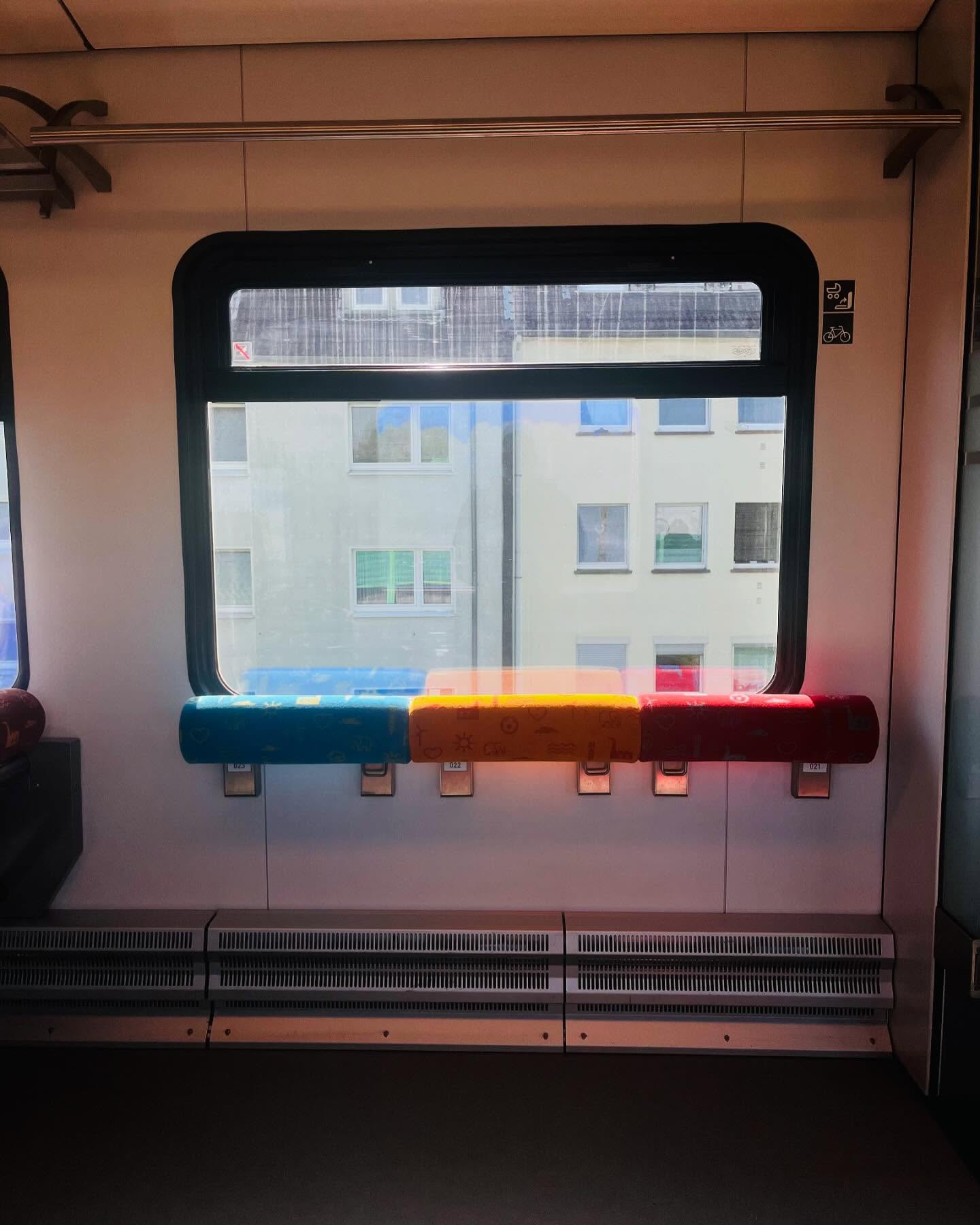 #house #bluesky #retroaesthetic #photography #naturephotography #love #travel #photooftheday #instagood #beautiful #landscape #filmsimulation #picoftheday #art #photo #instagram #like #ig #sunset #flowers #fujifilmxt3 #life #travelphotography #follow #sky #beauty #happy #bhfyp #adventure #train