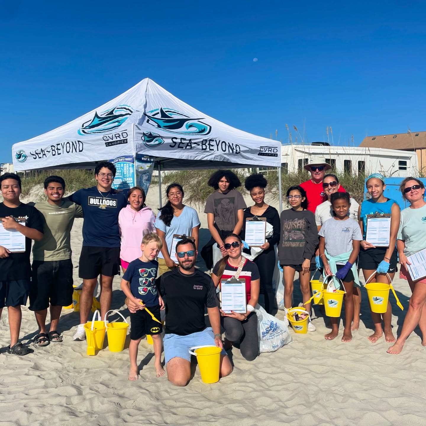 What an amazing turnout for today’s Beach Cleanup in collaboration with S.C. Sea Grant Consortium! Thank you to our lovely group of volunteers. Special shoutout to the members of the Myrtle Beach National Honor Society. It was our privilege to have you join us this morning.
To volunteer with Sea Beyond please visit the link in our bio or www.sea-beyond.org