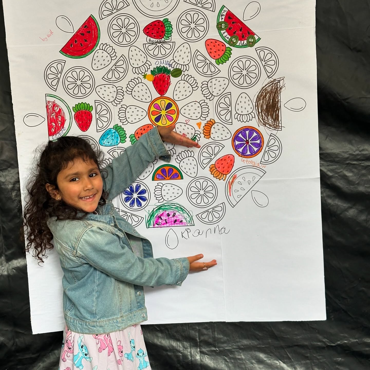 What a lovely stall @start_stalbansrainbowtrail , my #haribobabies loved being creative and being part of the community wall. Thank you to @preet.cox for a lovely time!!!
Let’s get together and create a rainbow 🌈