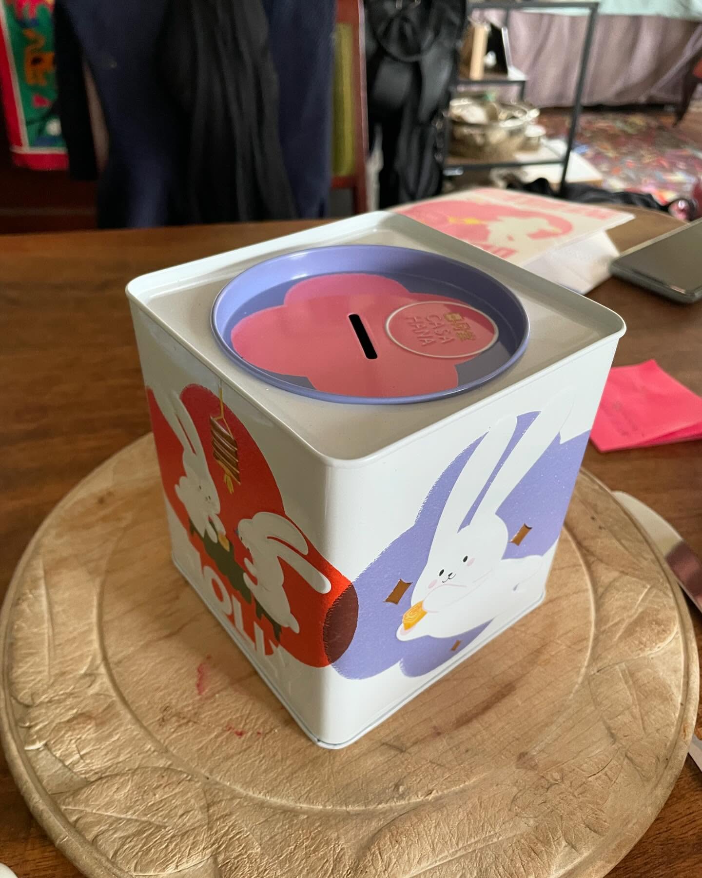 Today at Doggus we had 🥮 mooncake. Brought by our friend @jojuburger it was a really nice to experience the real thing with Jo. #mooncake