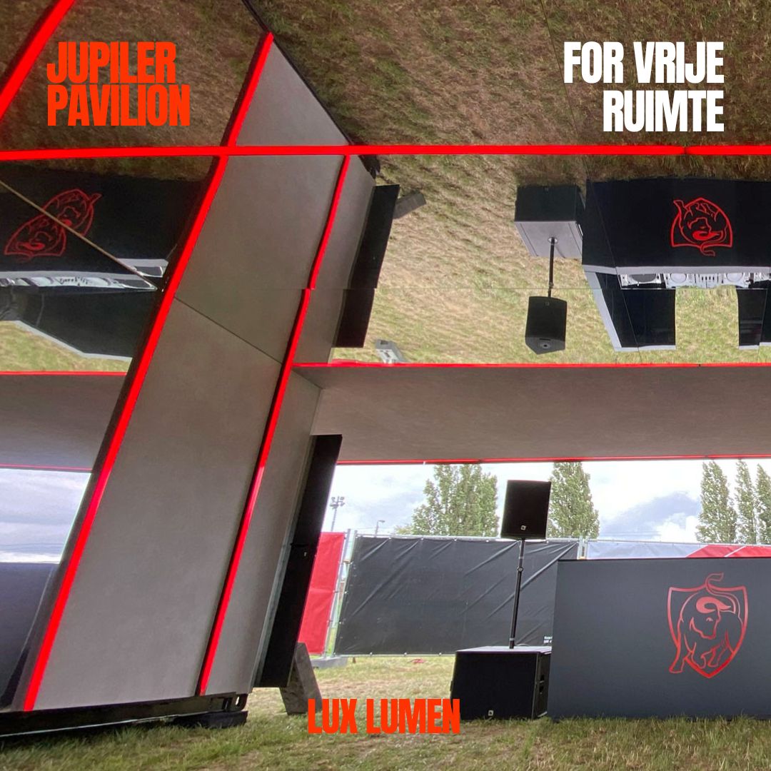 Festival-proof lighting, delivered!⚡️
The brief was simple: lots of red light, tough enough to handle the elements and festival-goers, and bright enough to shine through even on a sunny day. 🌞
We used 75 meters of Rectang 48 aluminium profile, custom-fitted with double red LED strips in waterproof silicone sleeves, topped with red diffusers. The setup is rock solid with sturdy plug-and-play connectors that hook into two driver boxes – designed to thrive in environment. 💥
Client + Design: @vrijeruimte
Festivals: @lesardentes 2024, @dourfestival 2024 , @voodoovillagefestival 2023
Brand: Jupiler