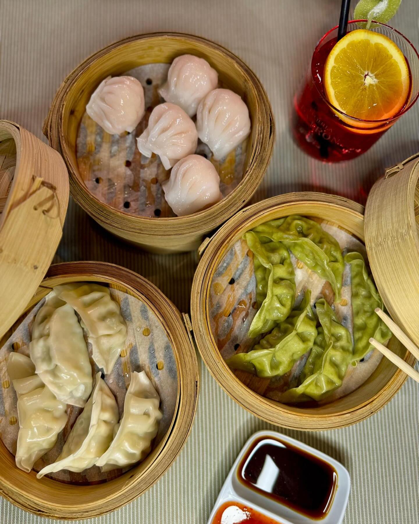 Un festin vapeur pour les vrais amateurs de dim sum 🥟Chaque bouchée est un voyage ! Qui est partant pour partager ? 🍤🥟