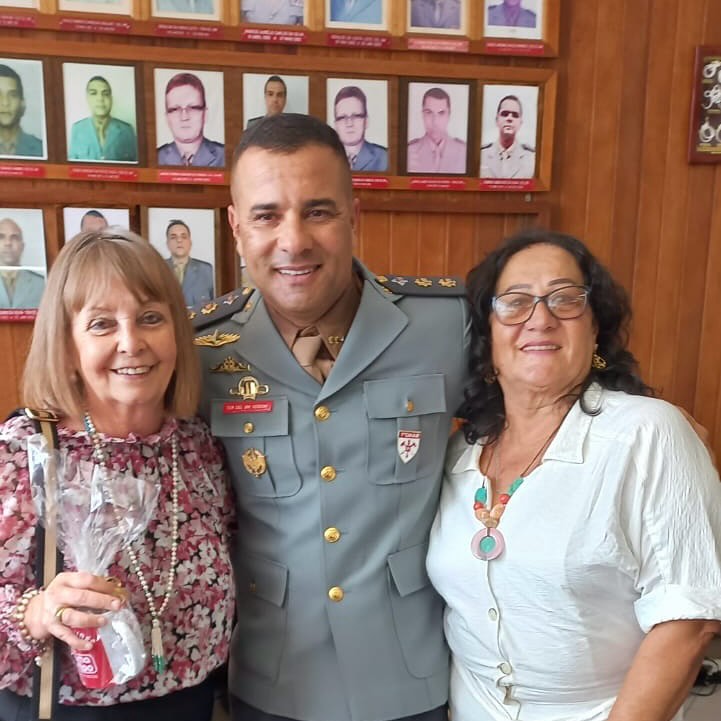 A Amour, Associação dos Moradores da Urca, representada por sua Vice-Presidente Ana Luiza ( Aninha ) compareceu hoje, dia 1° de outubro à passagem e assunção de Comando do 1° GMar, do Ten Cel BM Felipe Martins Borba para o Ten Cel BM Mário Luiz Pereira Verdini.
A Amour agradece toda a colaboração e empenho do GMar sempre atuante na salvaguarda dos frequentadores de nossa praia e orla , desejando ao novo Comandante Ten Cel Verdini os mais efusivos votos de sucesso nesta nova etapa de sua carreira. @1gmar_cbmerj