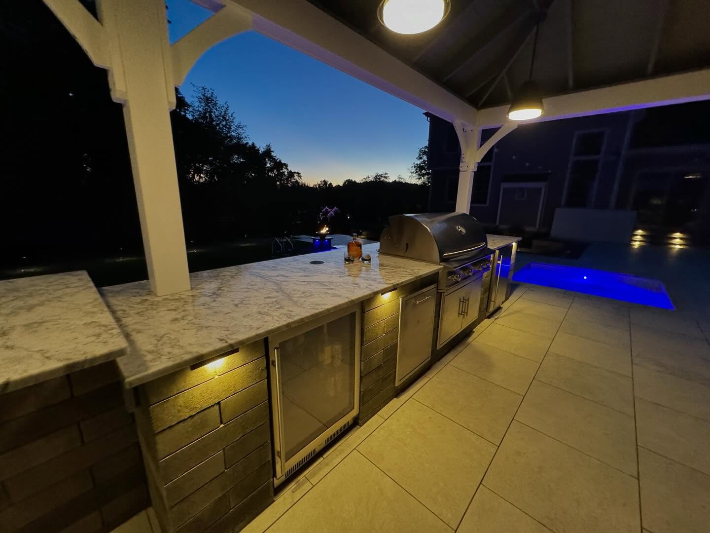 Had a great time visiting this project from last season. Professional pictures and videos to come 🔥🔥🔥
#luxury #outdoorliving #poolscapes #outdoorkitchen #outdoorfireplace