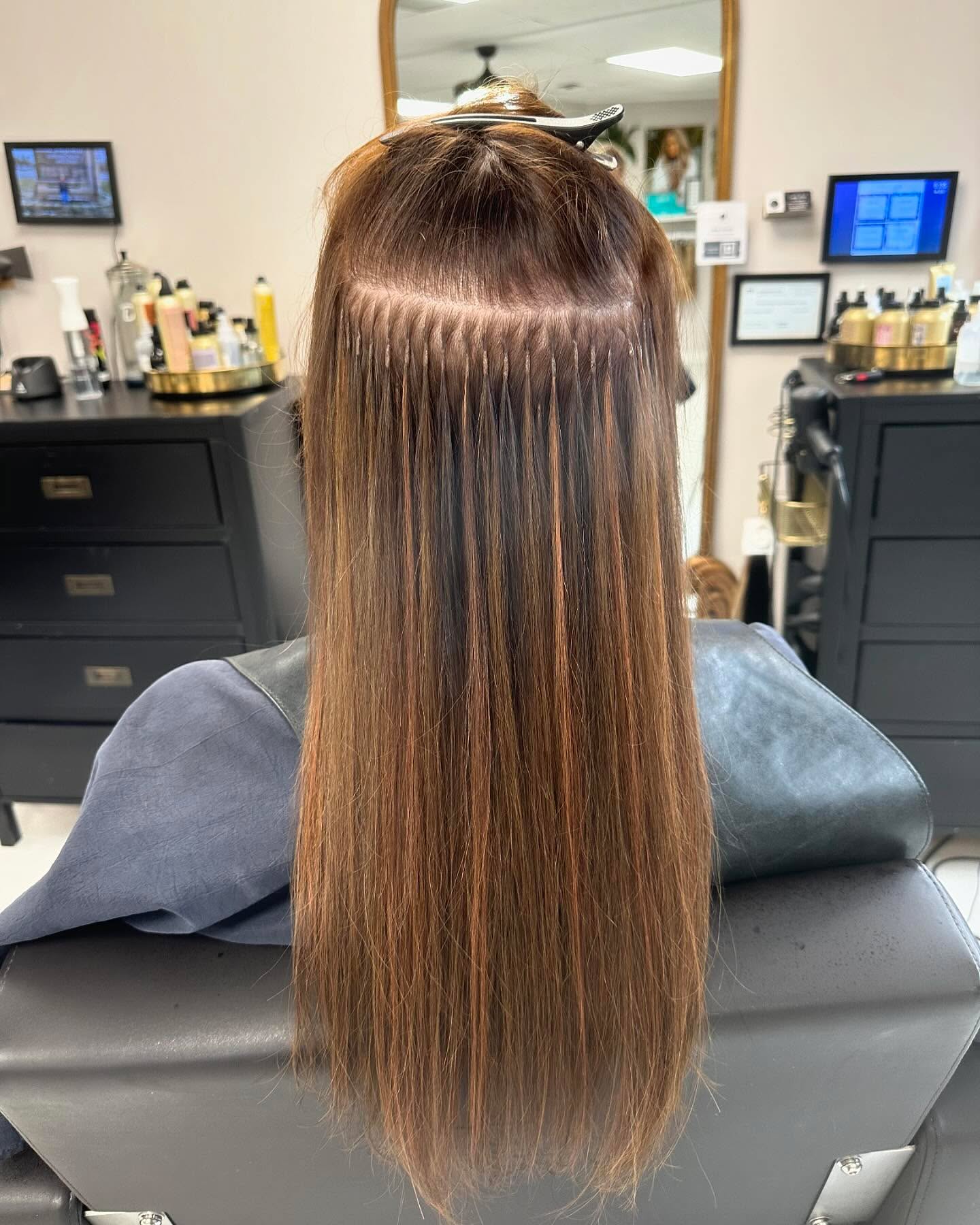 Keratin bonds! New install for my client! Didn’t get the full after since I rocked my head on a cabinet 💥.
With keratin bonds she has minimal in salon maintenance for 3 months, 360 movement with her bonds.
Extensions should fit your lifestyle!
#licensedtocreate #minnesota #hairextensions #keratinextensions #hairideas #hairstylist #hairtransformation #hairgoals
@alexjdbeauty