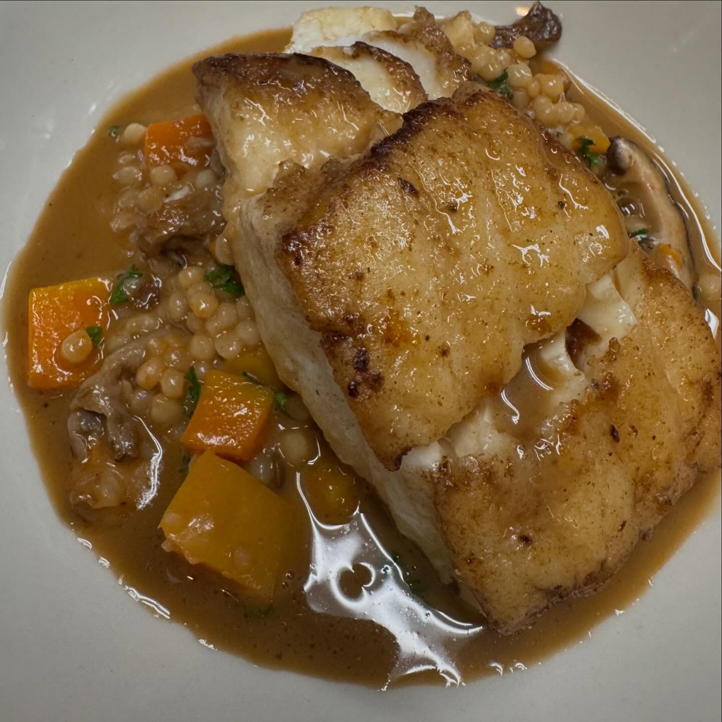 Chatham Cod @copperkettlecafe #copperkettlecafe #hartsdale #scarsdale #eaaaaats #westchester #westchestercocktails #westchestereats #comfortfood #dobbsferry #edgemont #hartsdaleeats #foodporn #copperstyle @resy