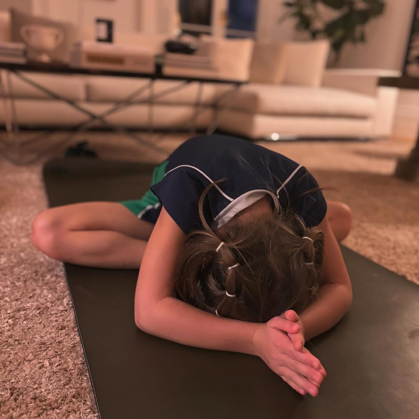 A flower cannot bloom 365 days a year ~ but we can admit to saying; “I’m not ok”. Having down days are normal but it’s how we manage those down days and move forwards ➡️
Remember to water your well-being 💦🪴
Some simple tips to keep in balance ⚖️
1. Wake up: hydrate and take 5 mins to enjoy it
2. Step outside for some fresh air before work/commute
3. Exercise & nourish if mornings are your thing
4. Eat a Savory breakfast
5. Take movement breaks at work/leave the screen
6. Eat a balanced lunch
7. Keep caffeine below 2/3 potions a day and before 3pm
8. Try to leave work at work
9. Exercise and nourish after work if that’s a better time for you
10. See friends, family or spend some quality solo time by yourself
11. Books out, phones away
12. Rescues blue light 1-2 hours before bed
13. Lavender/magnesium spray or moisturiser for the skin before bed
14. Make sure you’re bed/bedroom is a welcoming space
15. PLAY IS SUCH A GREAT WAY TO LAUGH AND HAVE FUN. SO GET DOWN YOUR CHILDREN’S KEVEL AND ENJOY SOME INNOCENT EXPLORATION AND PLAY!
16. If you DON’T have children, play with your pals. Join a sports team, knitting club or something social!
🙏🏼🤍🌻