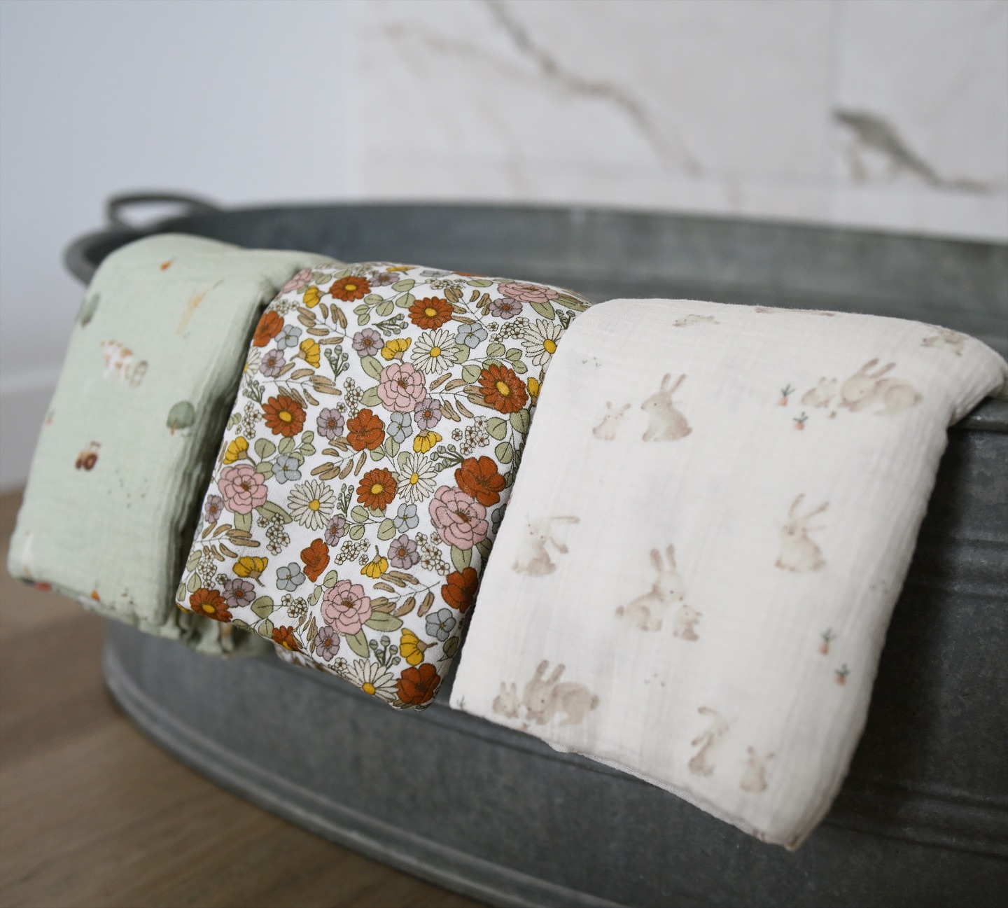 Nouveauté ✨
3 nouveaux langes @littledutch_official sont disponibles pour réaliser vos doux bains enveloppés.
Merci à @armoiredebebe pour ces magnifiques langes. 🤍
Vous aimez ?
#lange #bainenveloppé #bainenveloppéreims #littledutch #puericulture #photographe #photographereims #maman #mamanreims #reims #remoise #armoiredebebe #grossesse #enceinte #postpartum #bienetre