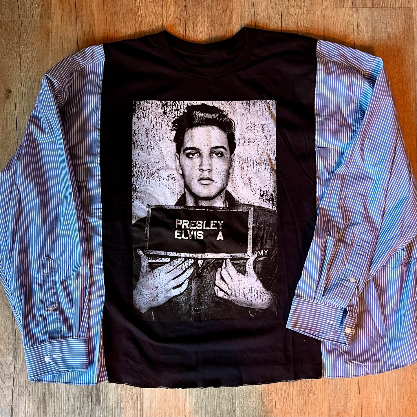 Rock the King’s style with a modern twist! 🎤 This one-of-a-kind upcycled shirt fuses classic Elvis vibes with fresh fashion. Get ready to stand out and make your wardrobe sing! 🎶✨
#UpcycledFashion #elvispresley #OneOfAKind #SustainableFashion #reworkedclothing