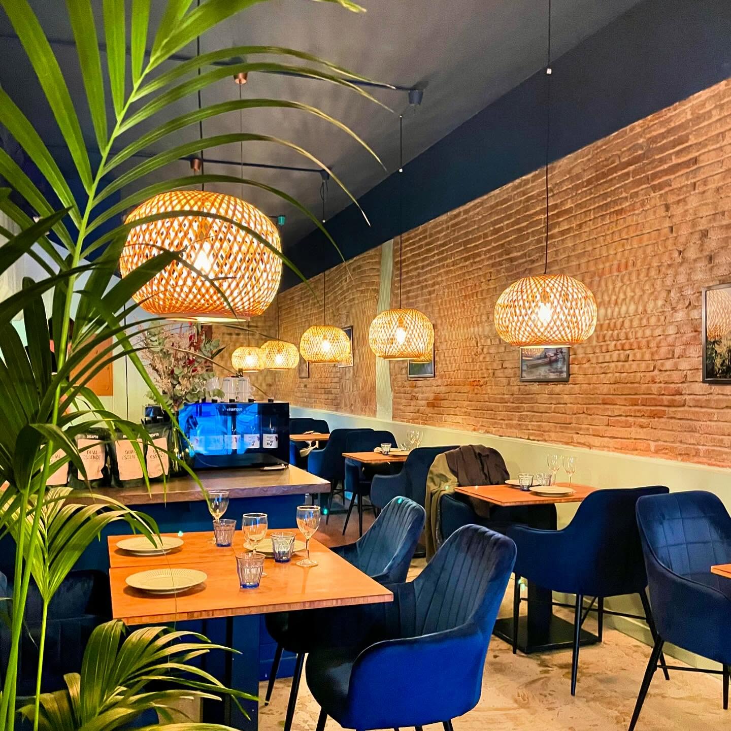 A Sants estem cel.lebrant els primers serveis amb molta il.lusió ✨ Gràcies barri per l’acoliida 🤗