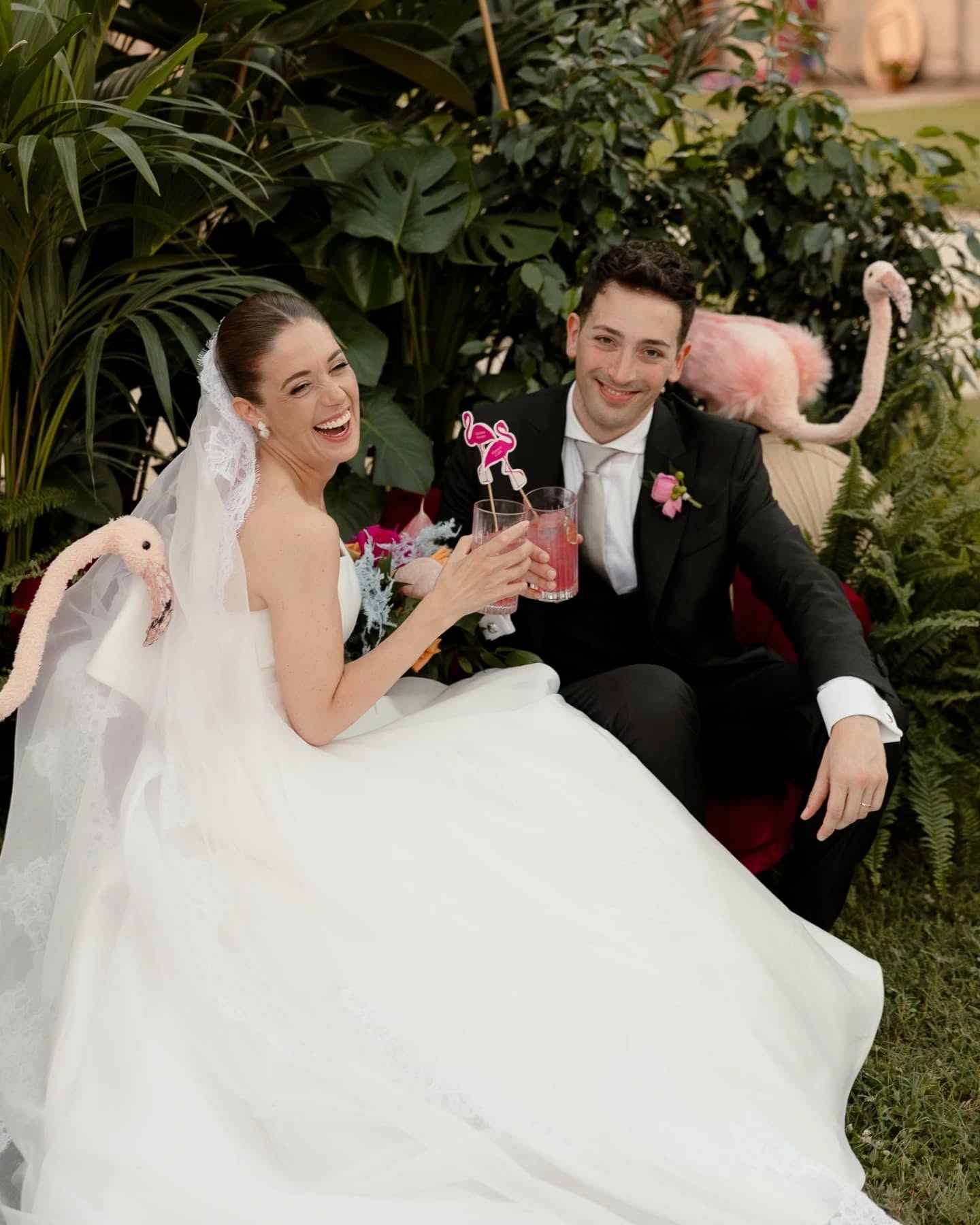 A dance of colors.🍭🦩
.
.
.
.
Photo&Video: @michaelcosenzafilmphotography
Wp: @elena_zoboli
Catering: @antoniazzi1968
Location: @villacavazza
Fiori: @mirtilla_laboratorio_floreale
Open bar: @drinkcatering
Wedding suite: @elena_zoboli
Bride dress : @antoniorivamilano @alessandroangelozzicouture
Mua : @janna_makeupartist
Matteo&Valentina
Real Wedding In Italy